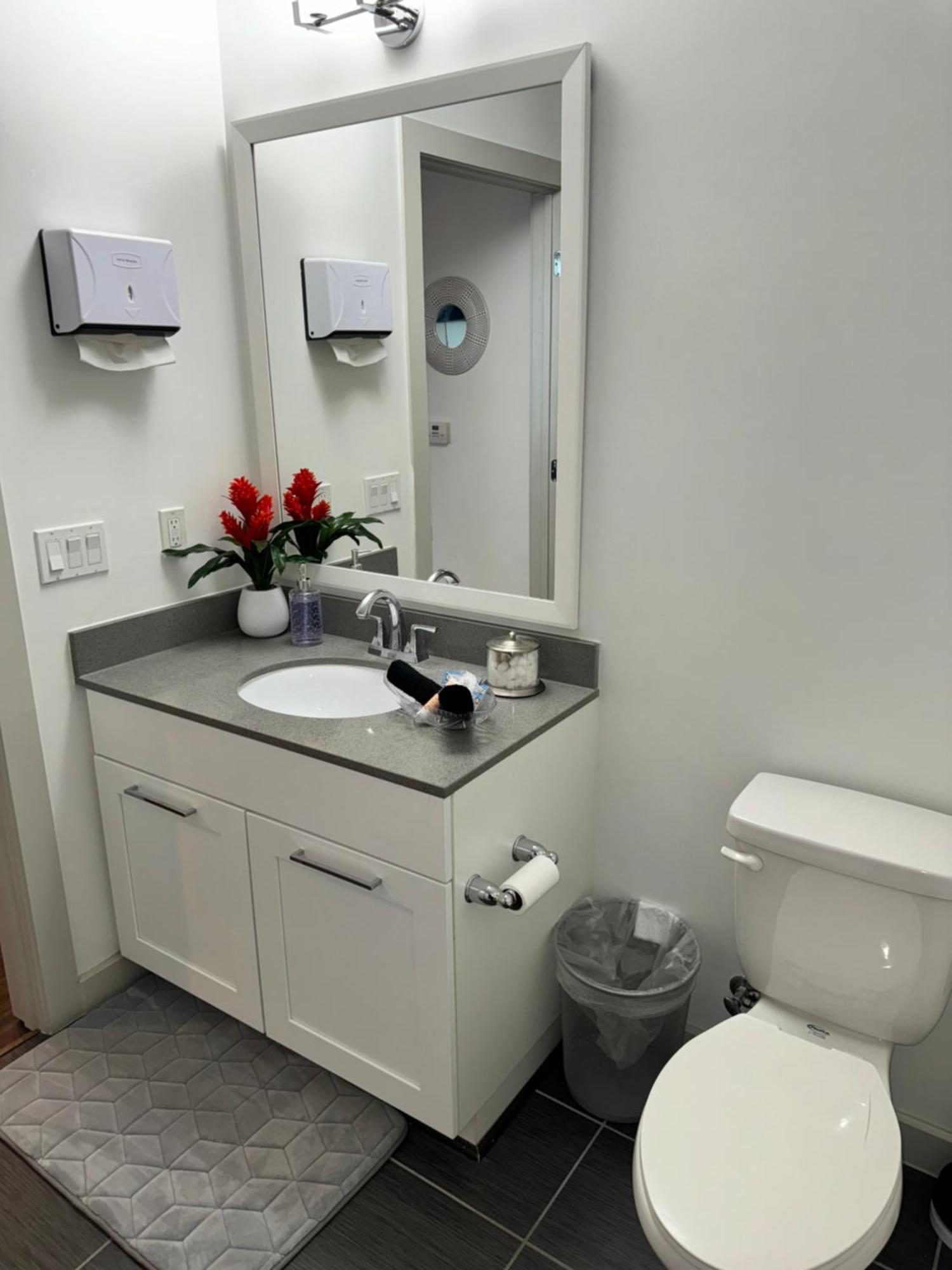 Ruby Retreat - Highrise! Balcony, Year-round Pool,city View Apartment