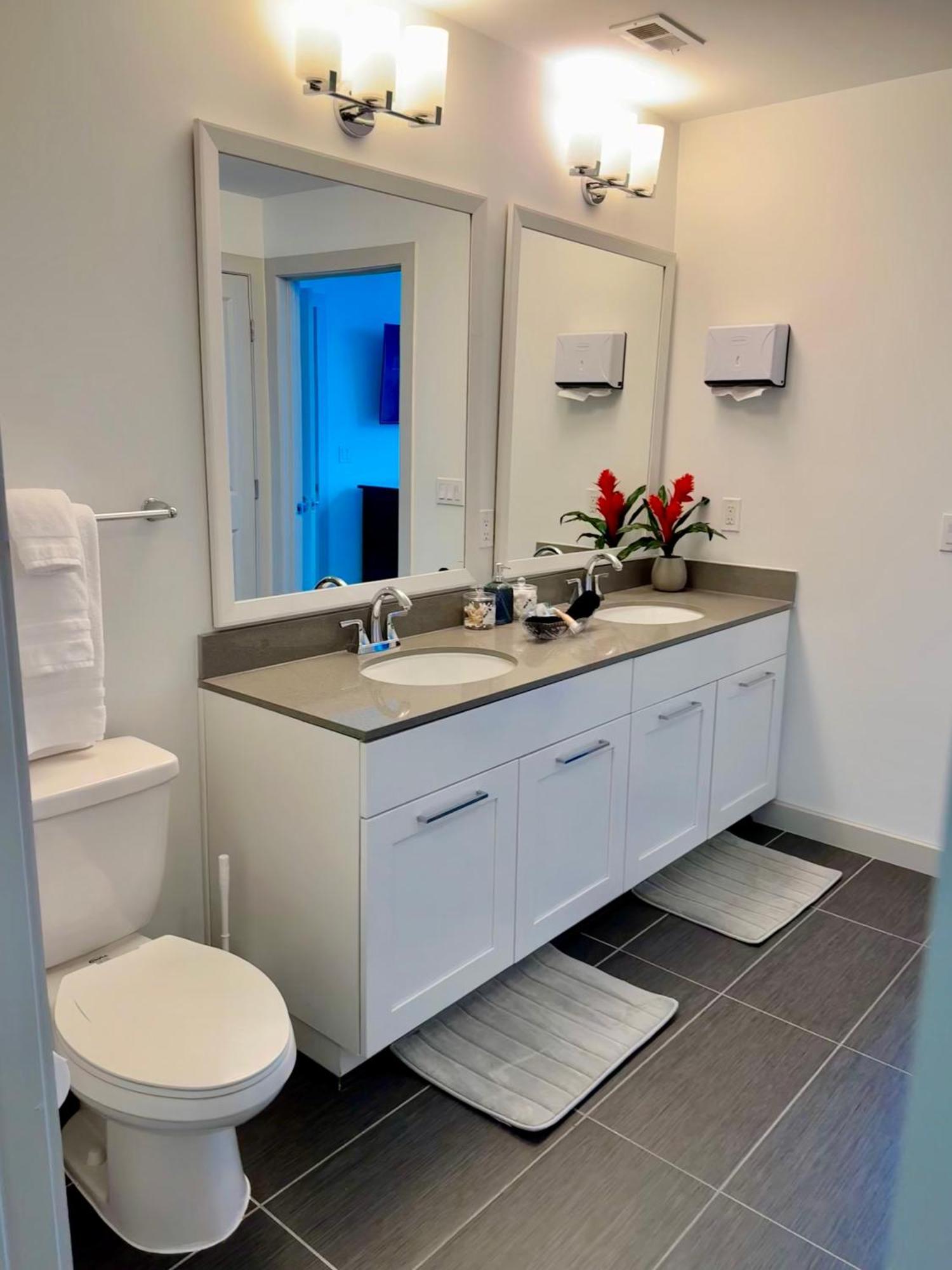 Apartment Ruby Retreat - Highrise! Balcony, Year-round Pool,city View *