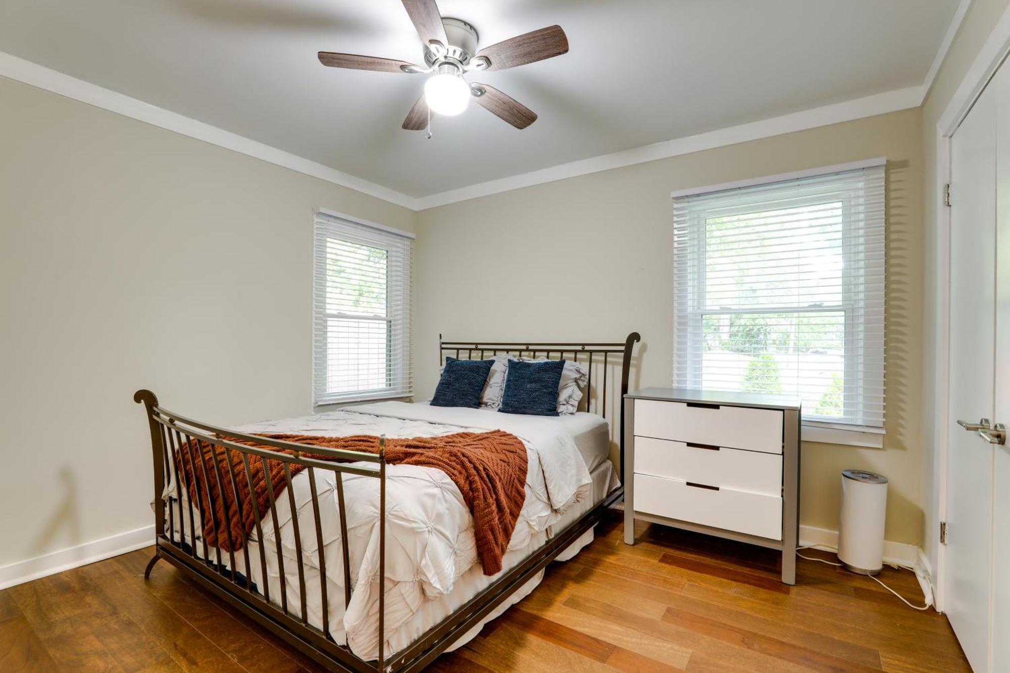 Spacious With Yard About 9 Mi To Downtown Holiday home Atlanta