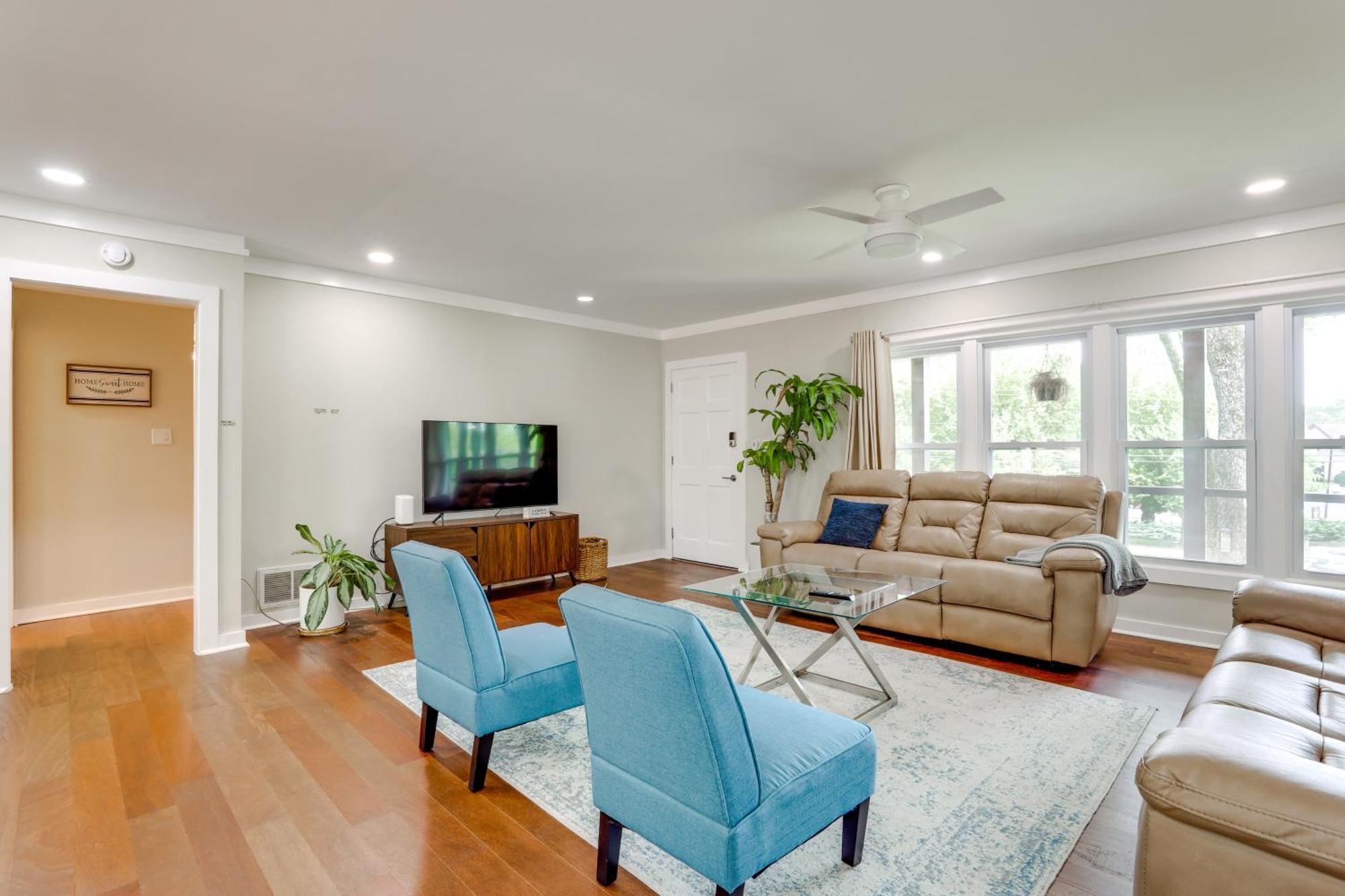 Spacious With Yard About 9 Mi To Downtown *