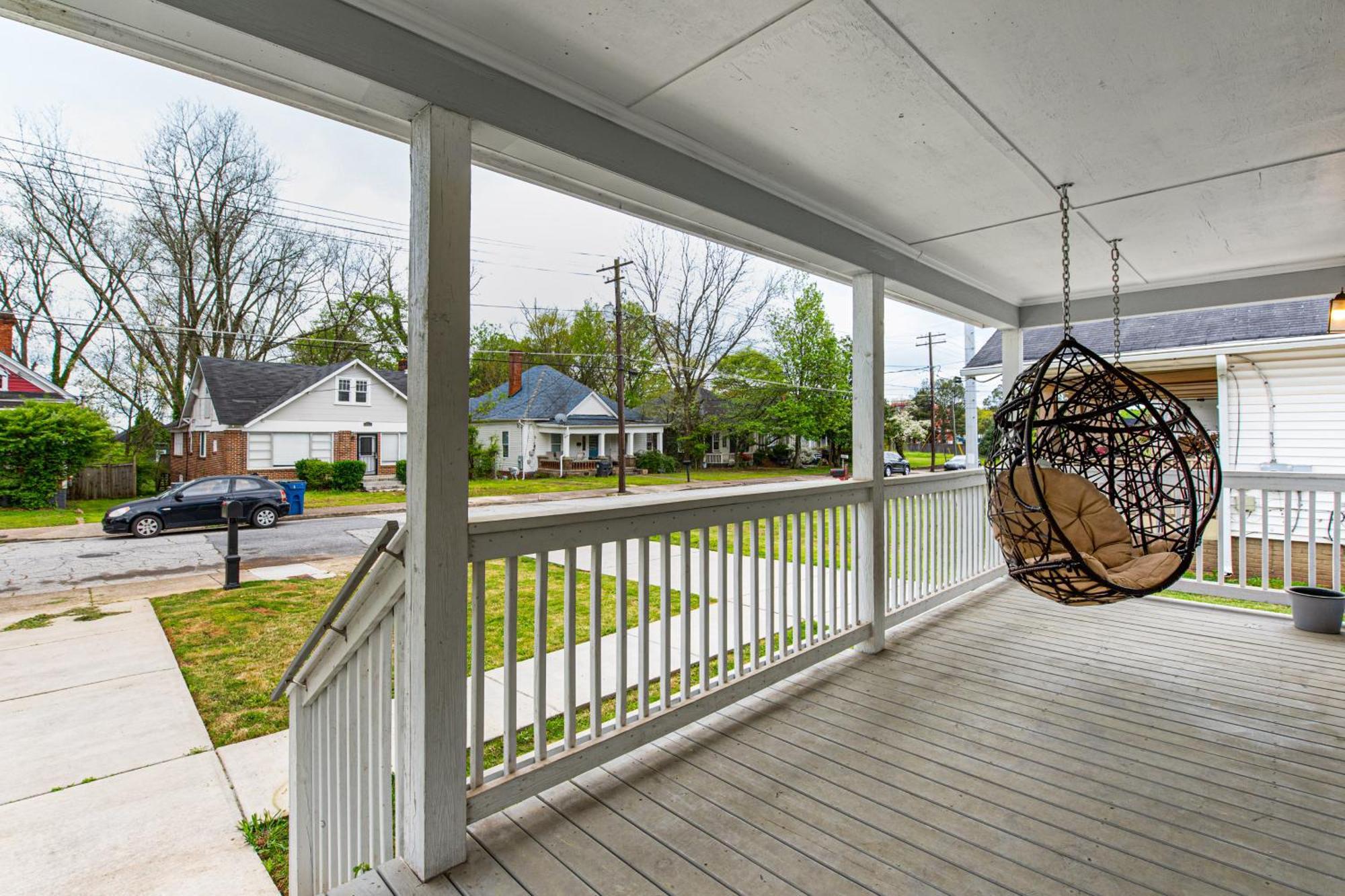 Charming With Yard About 7 Mi To Downtown! Holiday home