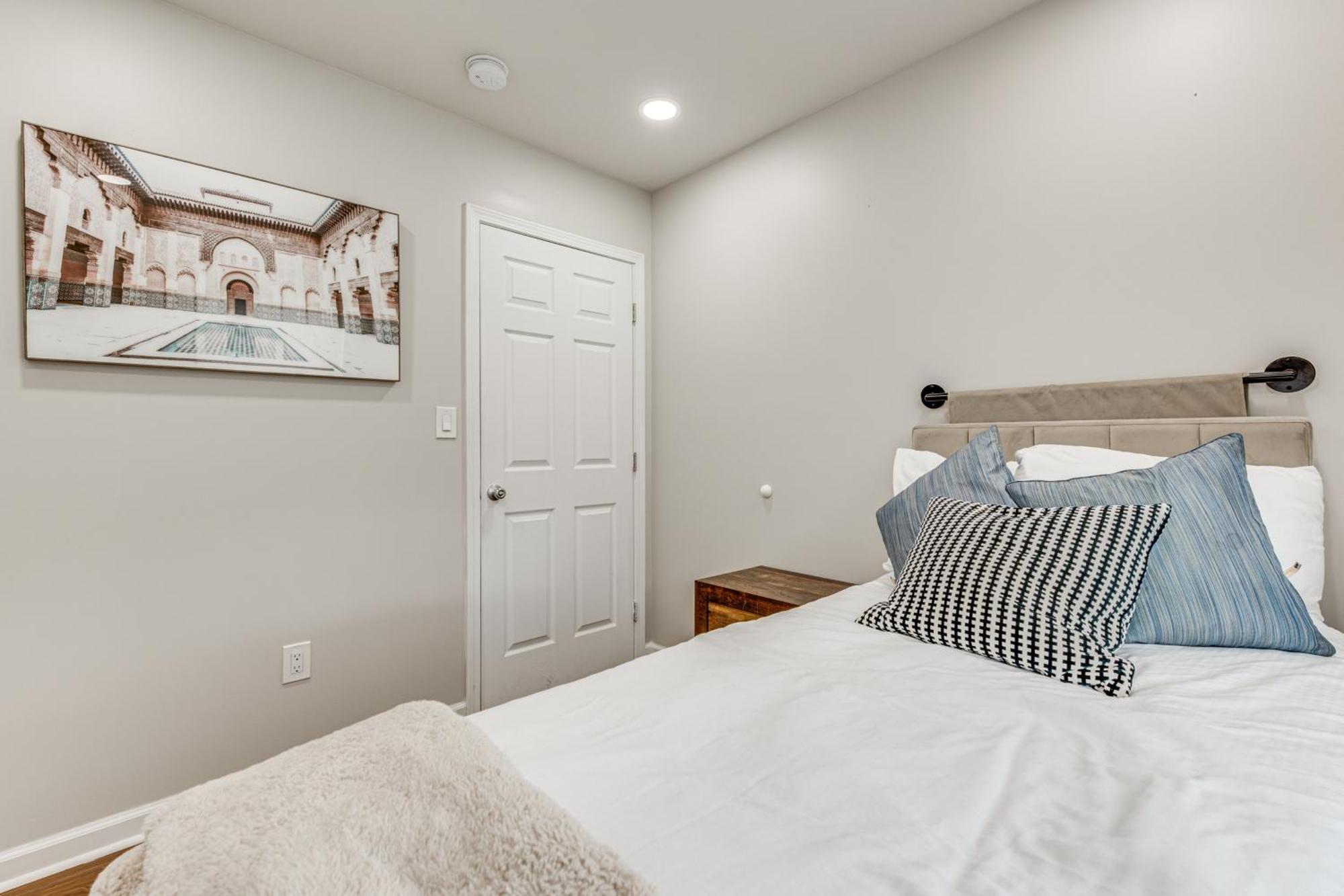 Holiday home Charming With Yard About 7 Mi To Downtown! *