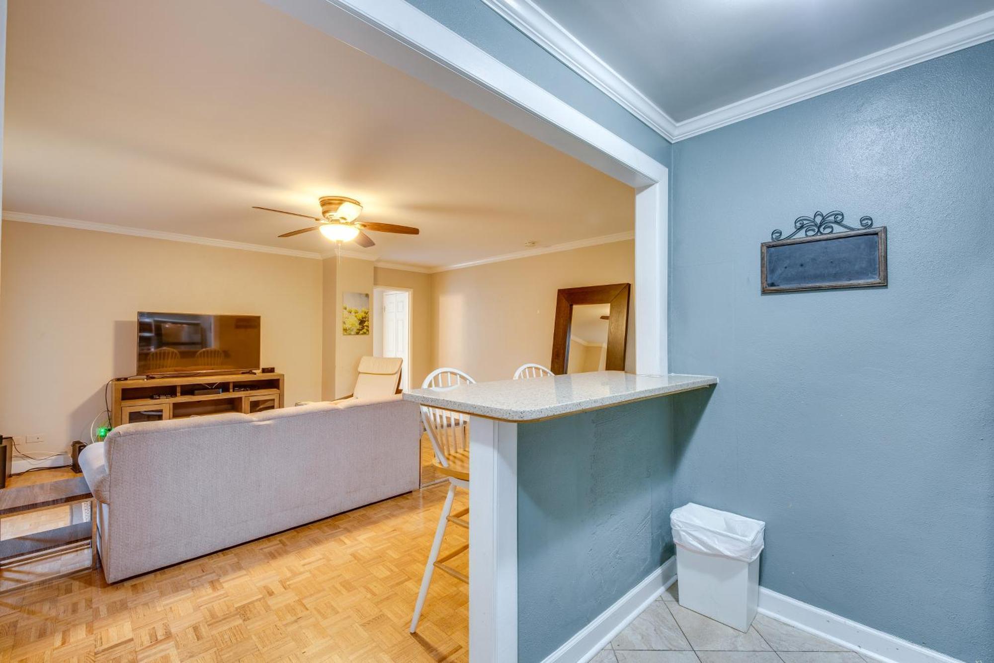 Downtown Balcony, Walkable Area Atlanta