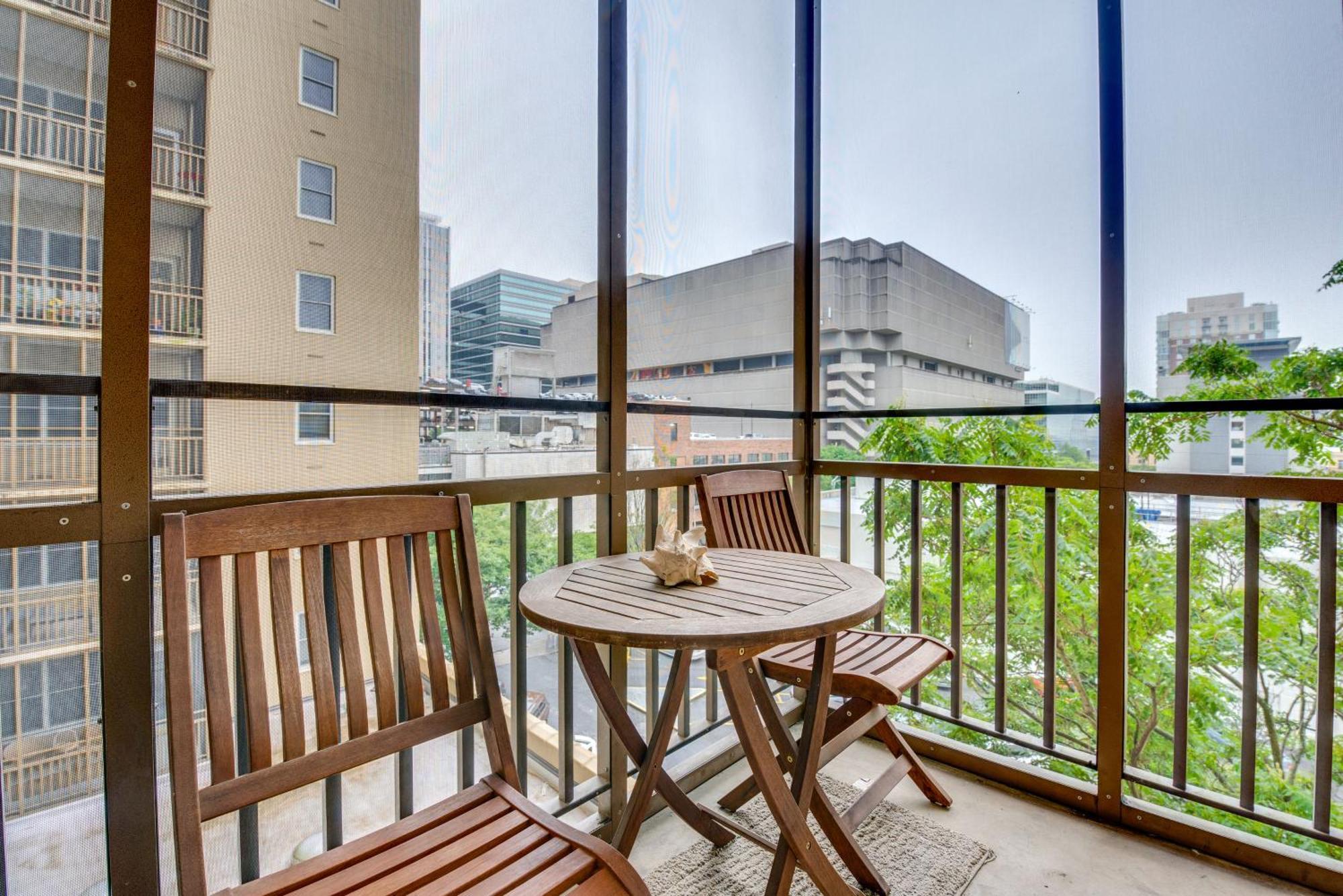 Downtown Balcony, Walkable Area