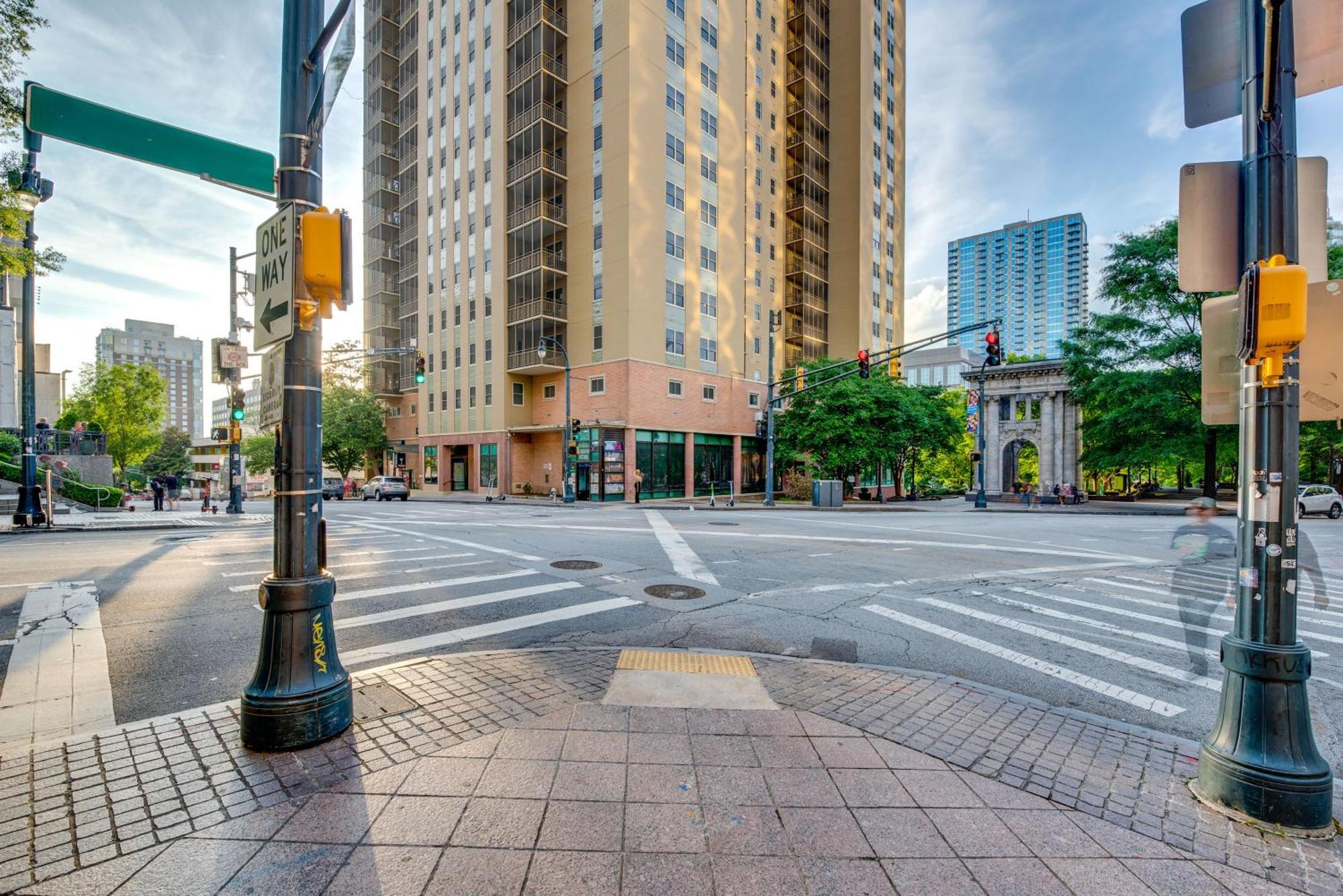 Downtown Walk To Arenas And Venues Apartment Atlanta