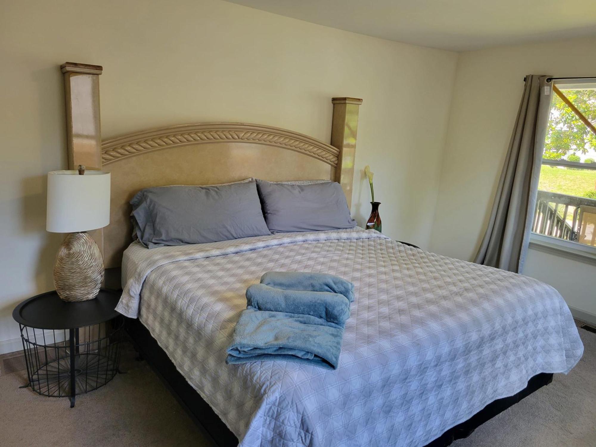 Westside Charmer - 10 Min From Downtown Holiday home