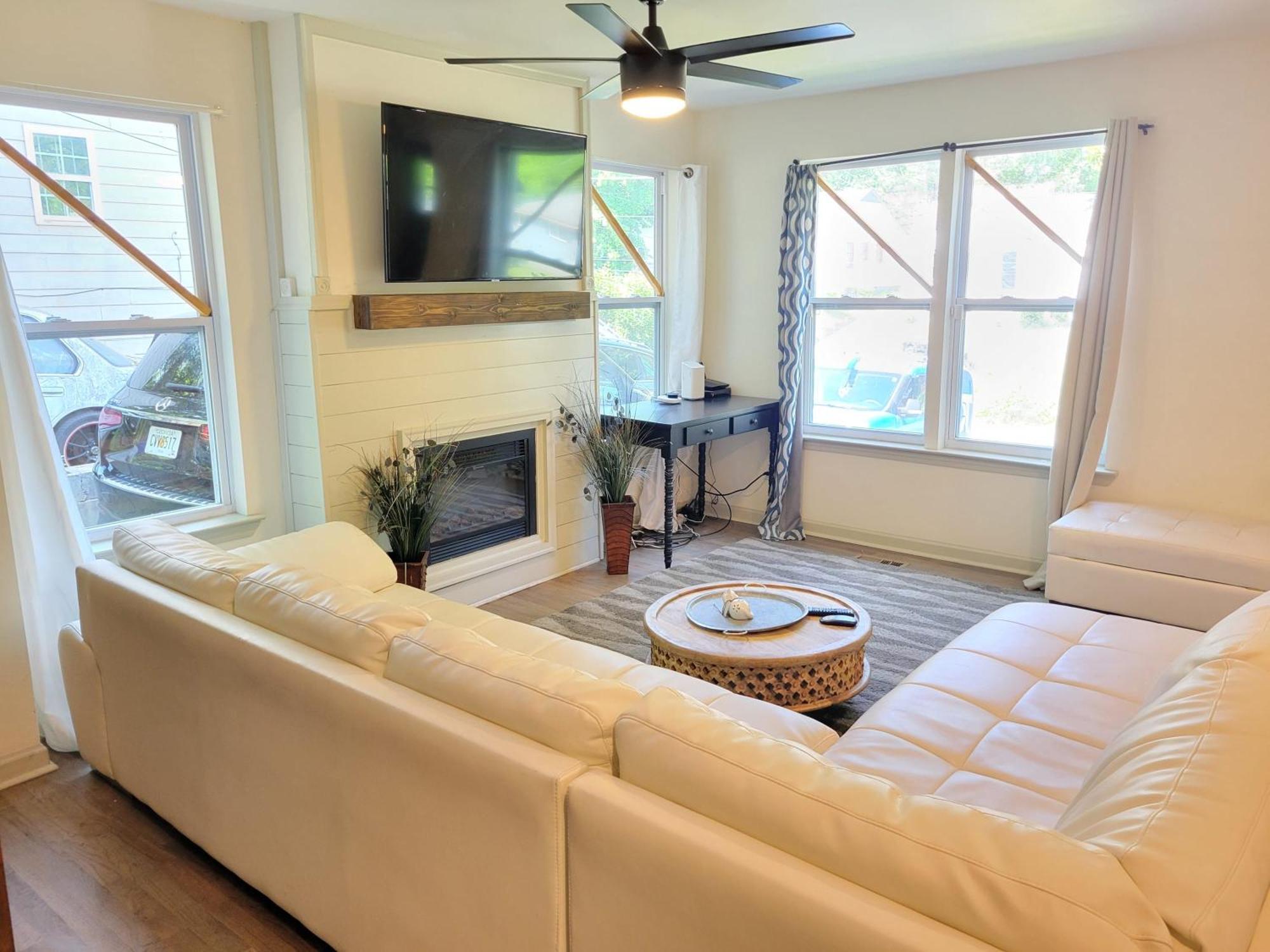 Westside Charmer - 10 Min From Downtown