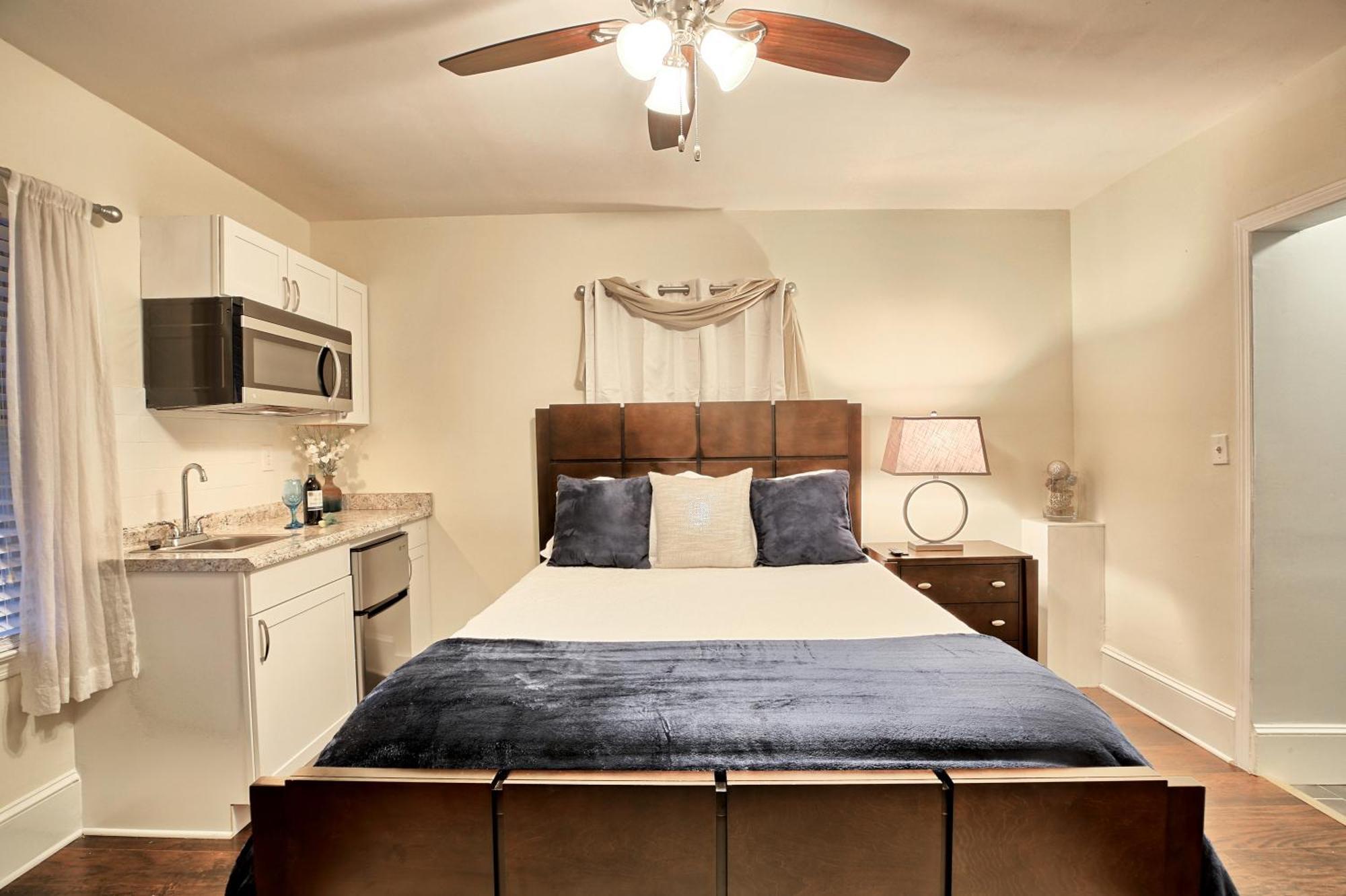 Relaxing, Comfortable, Private Bedroom Guest house Atlanta