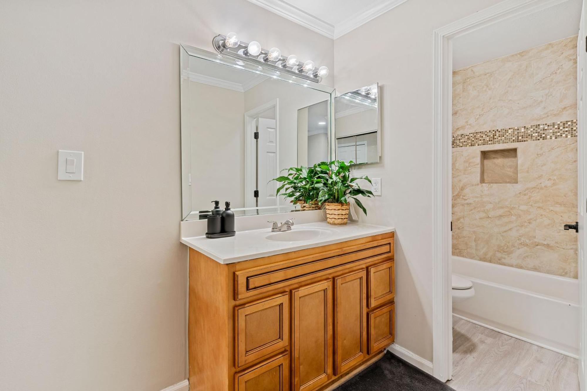 2 - Brand New Luxury 1bdr,1bath In Ga Homestay