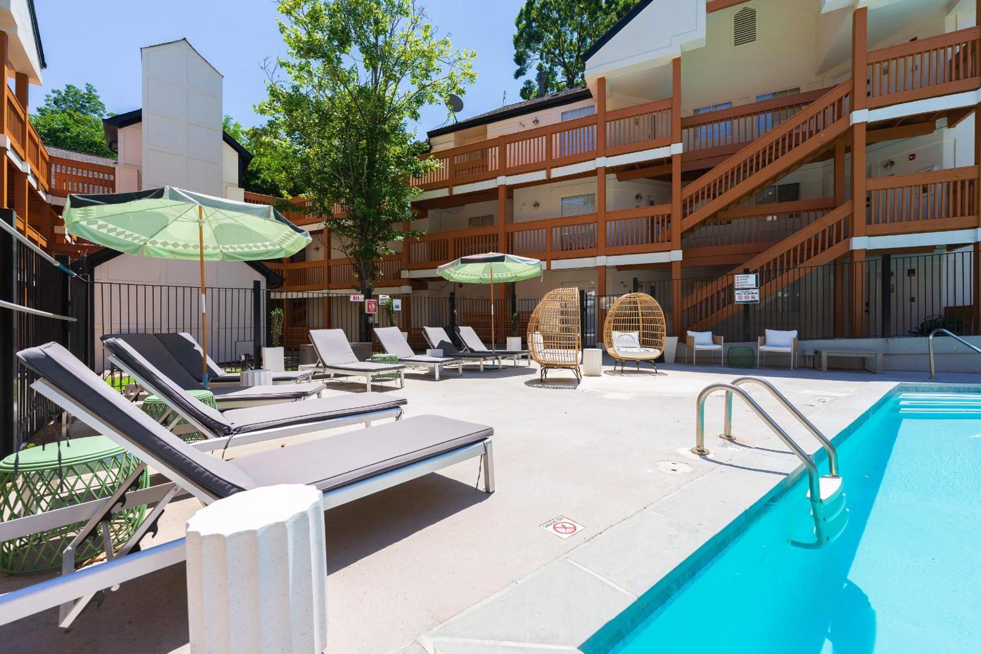 Apartment Prime Buckhead Chic In *