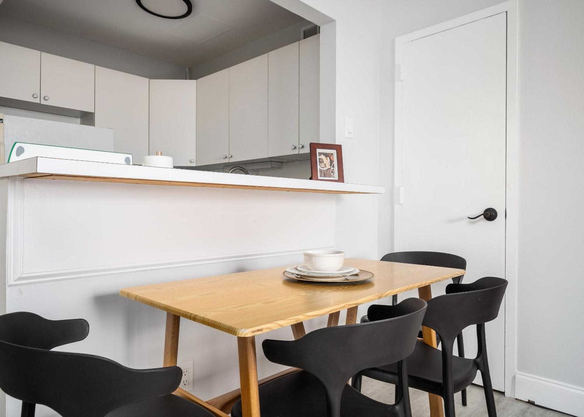 Holiday home Renovated 2 Bedroom Free Parking Lm1105 *