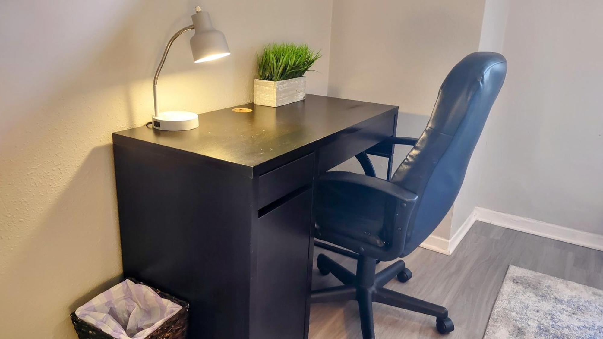 Corner Overlooking Fox, Walkable, Park Free * Atlanta