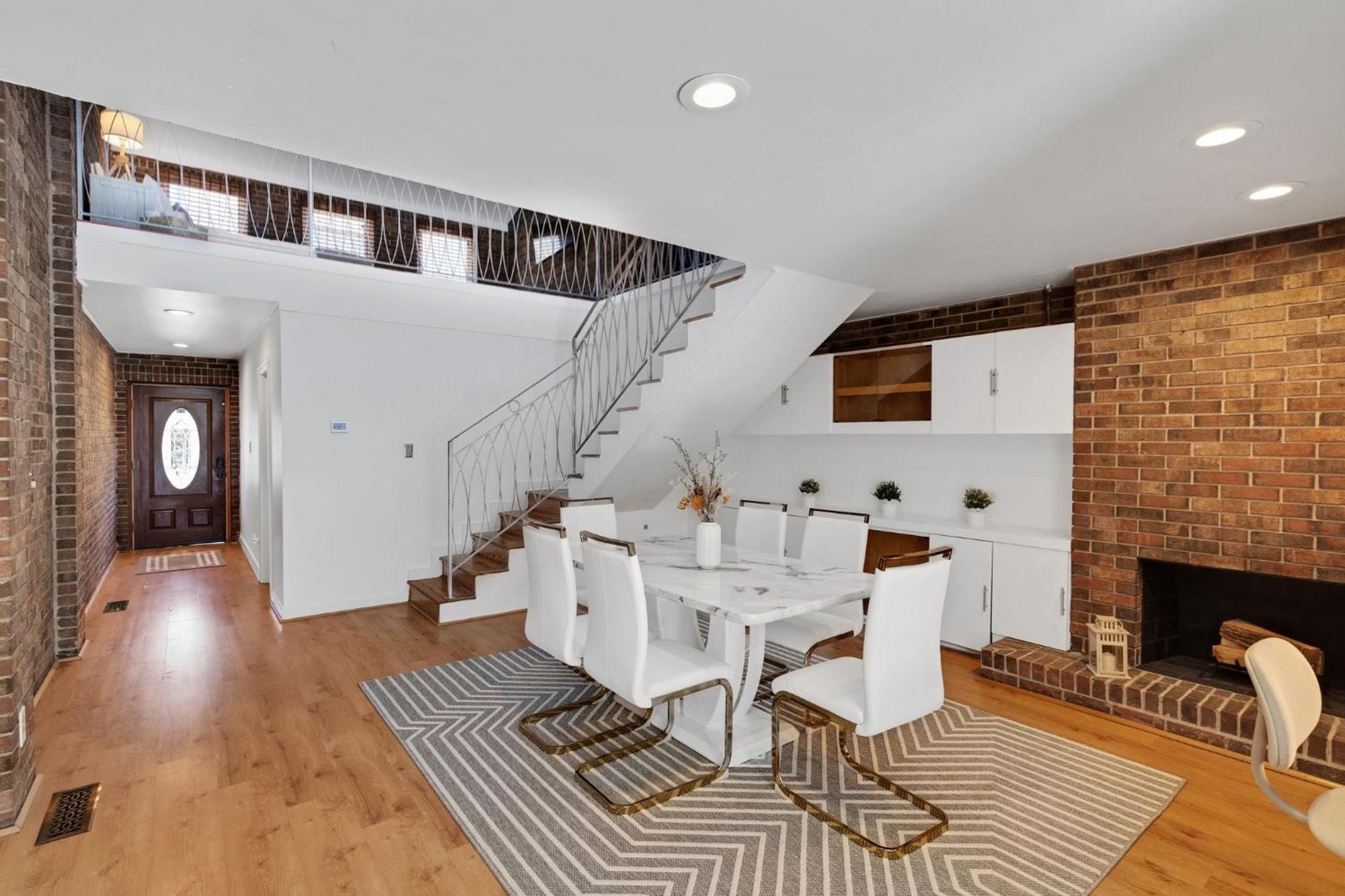 Holiday home Beltline Beauty Mins To Benz Stadium, Game
