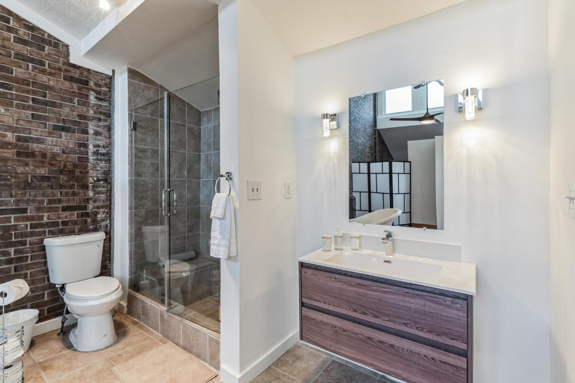 Holiday home Beltline Beauty Mins To Benz Stadium, Game *