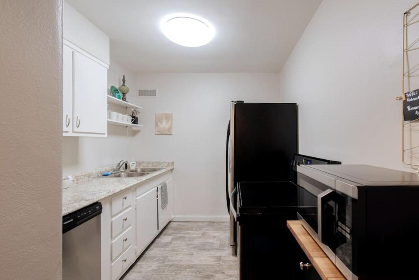 With Skyline Views Near Peachtree Center *