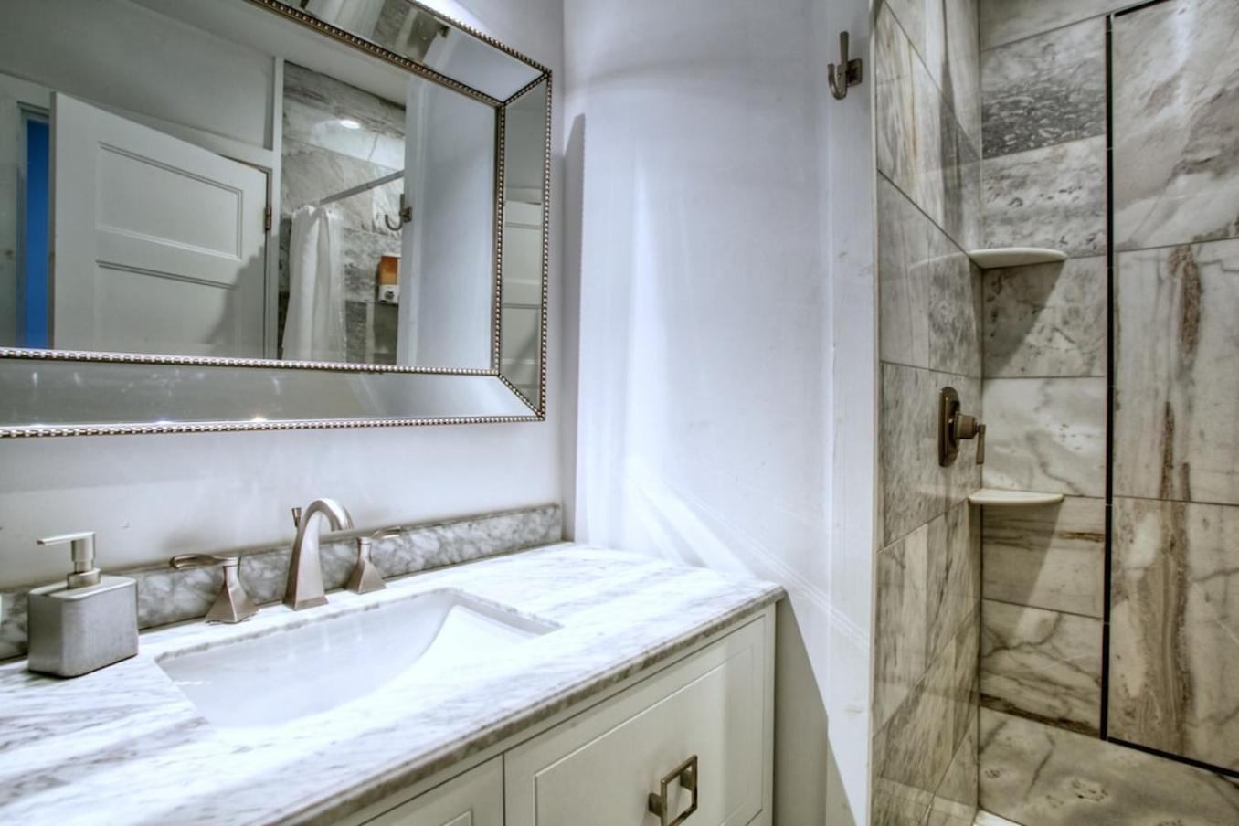 Holiday home Buckhead Atlchateaumessage Now For Summer Speci