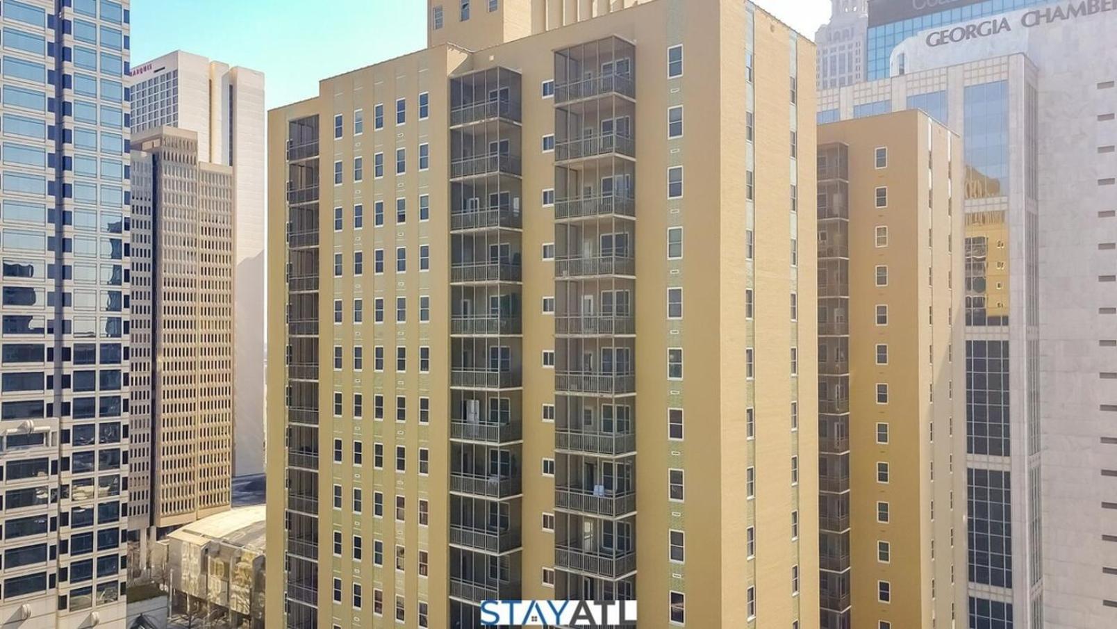Holiday home High Rise Downtown With Skyline View