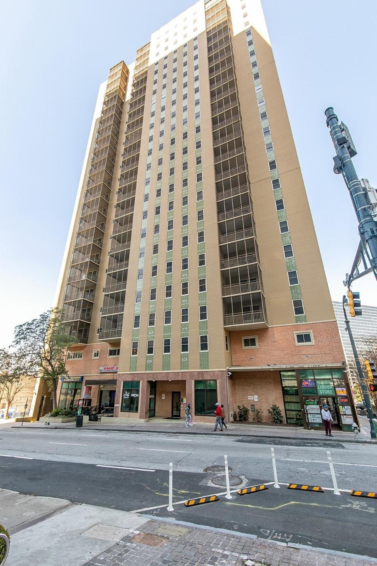 High Rise Downtown With Skyline View Holiday home *