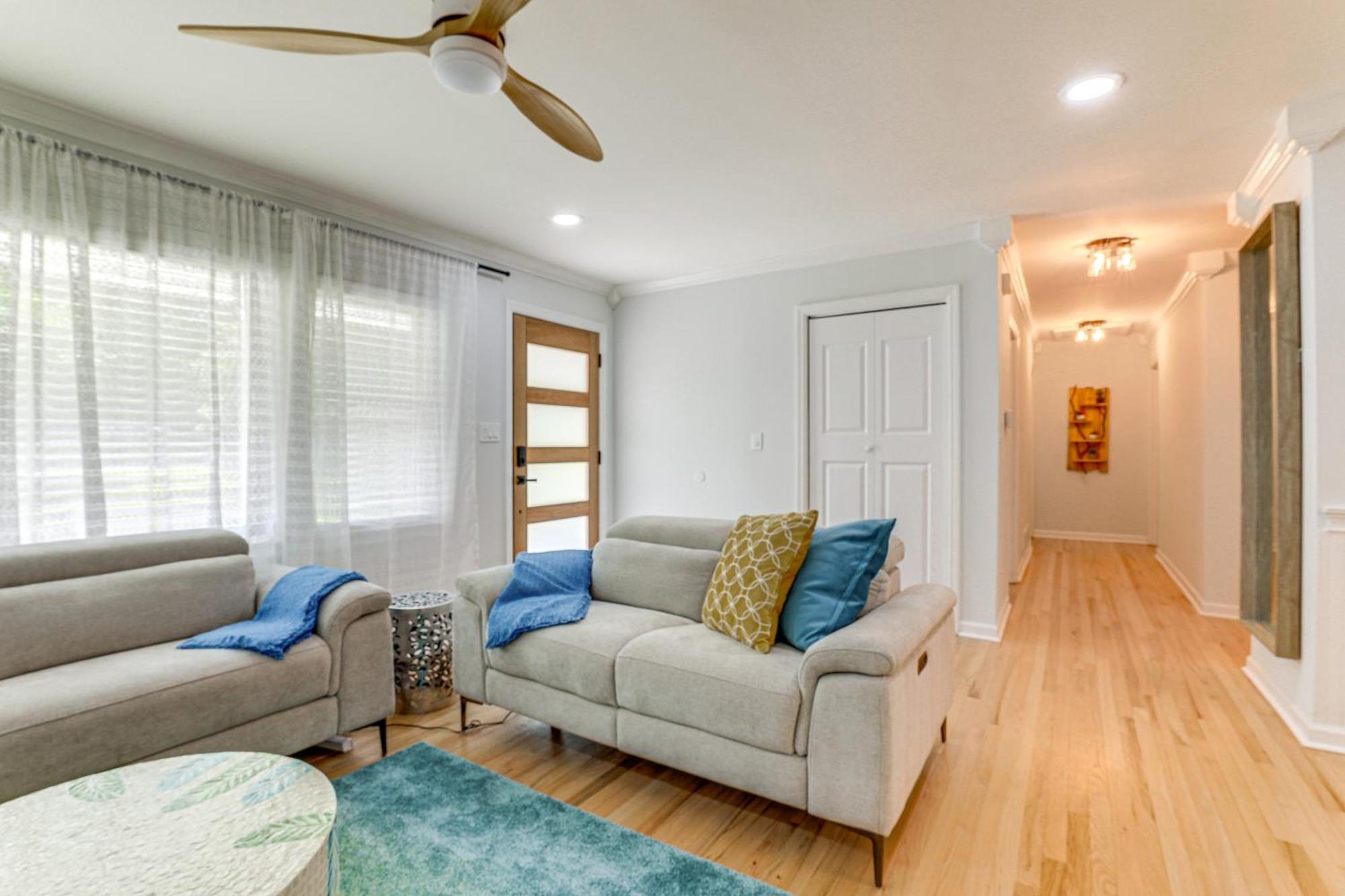 Holiday home Charming Chamblee With Fireplace Near Hospitals
