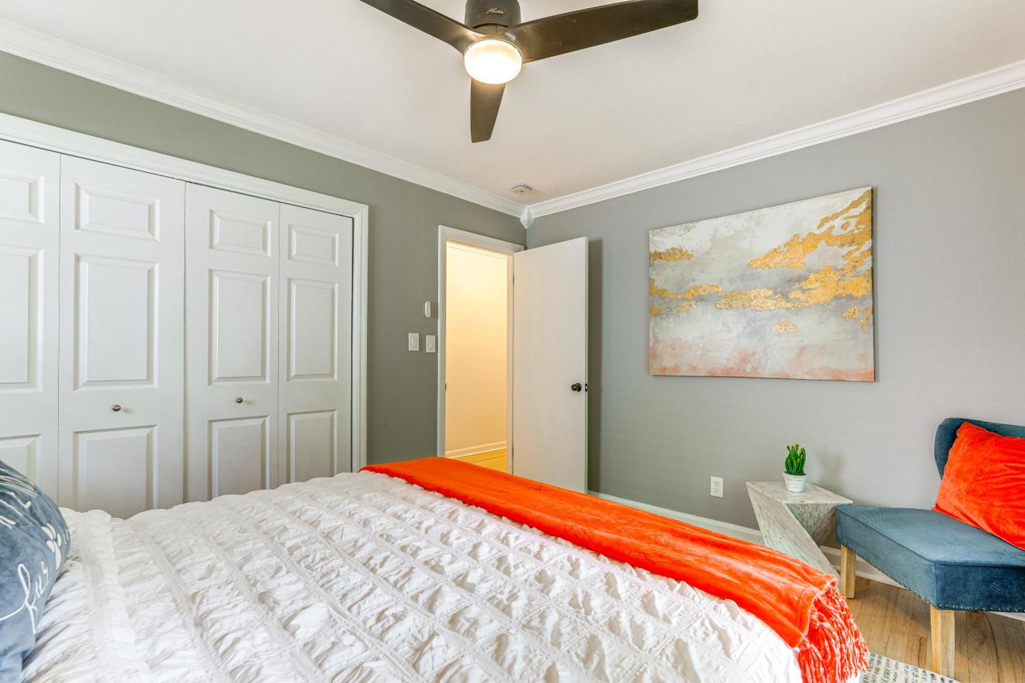 Holiday home Charming Chamblee With Fireplace Near Hospitals Atlanta