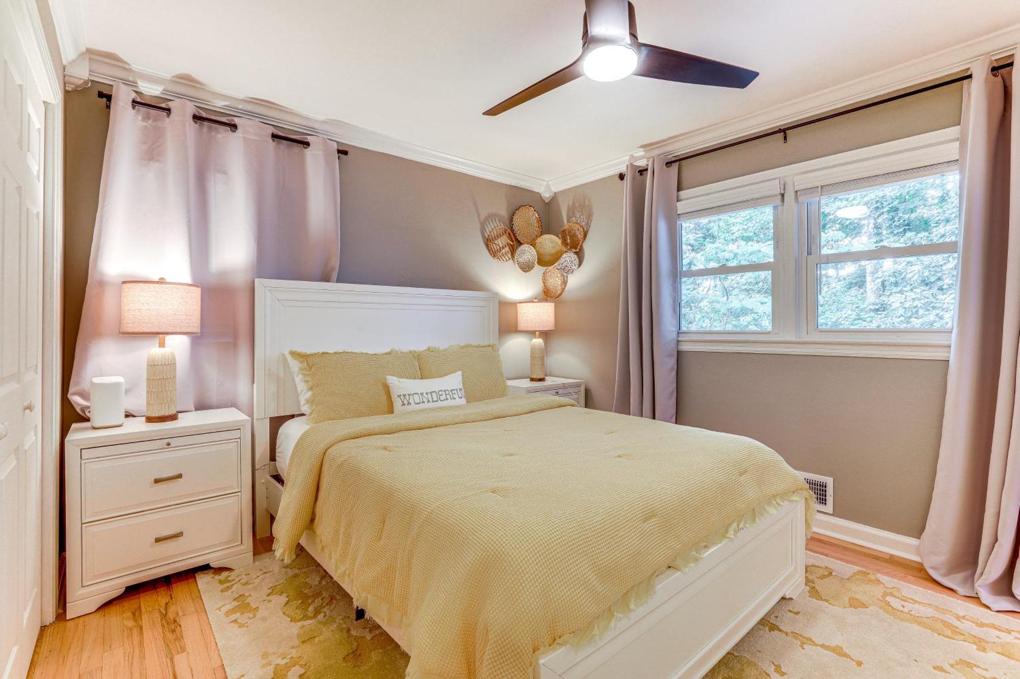 Charming Chamblee With Fireplace Near Hospitals Atlanta