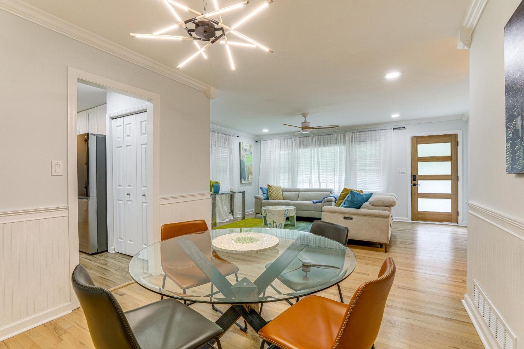 Charming Chamblee With Fireplace Near Hospitals