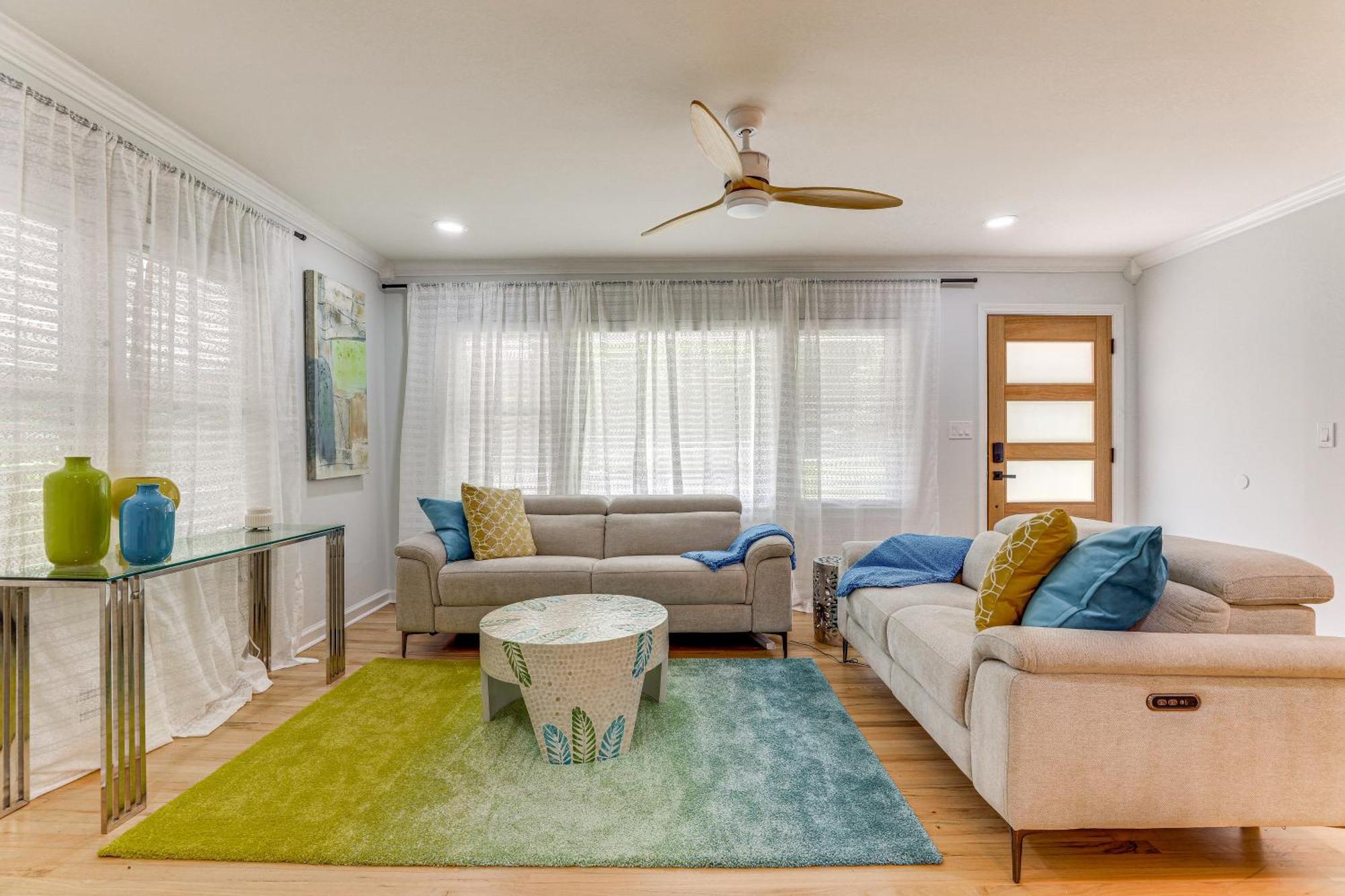 Holiday home Charming Chamblee With Fireplace Near Hospitals
