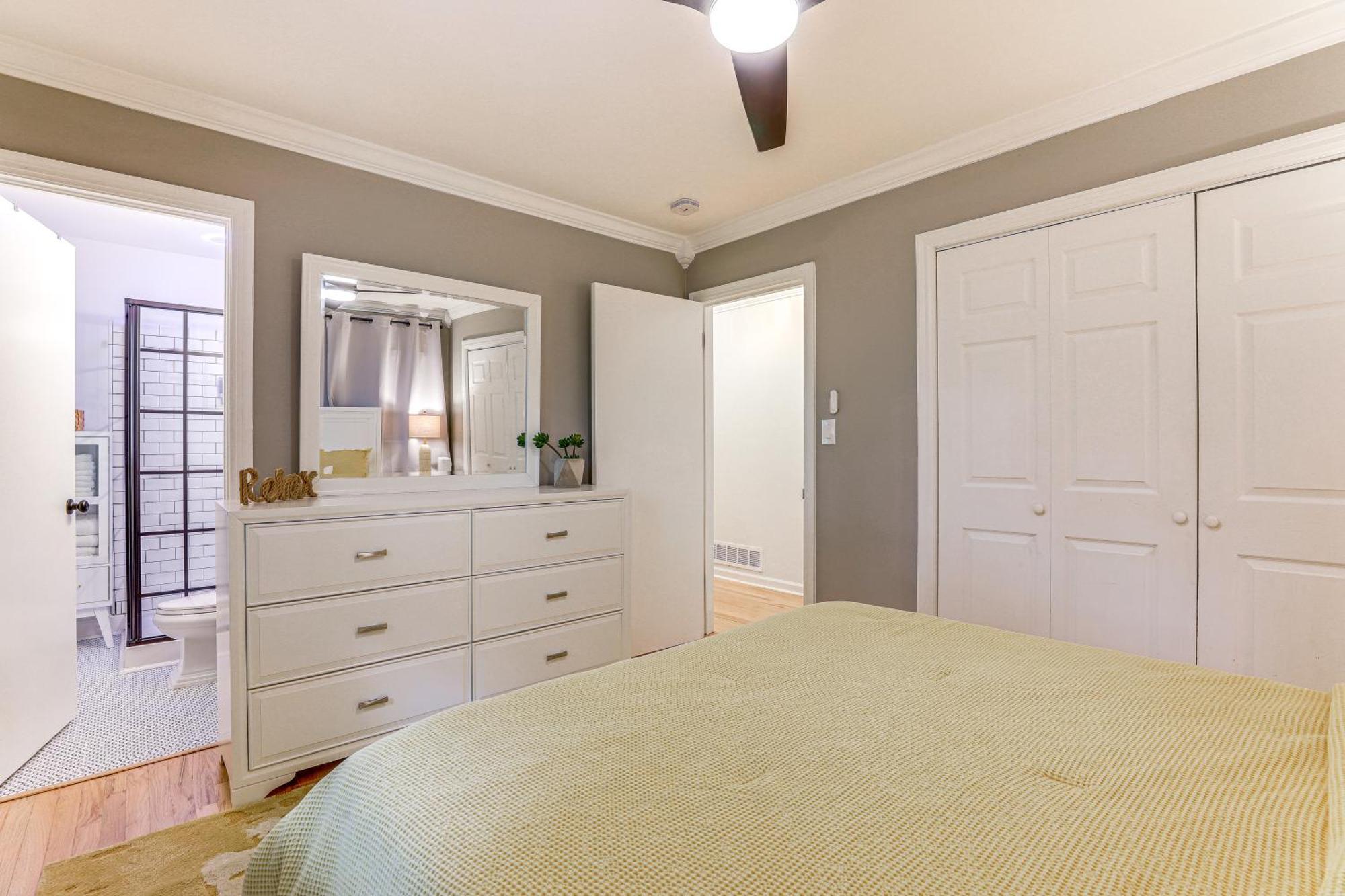 Charming Chamblee With Fireplace Near Hospitals Holiday home Atlanta