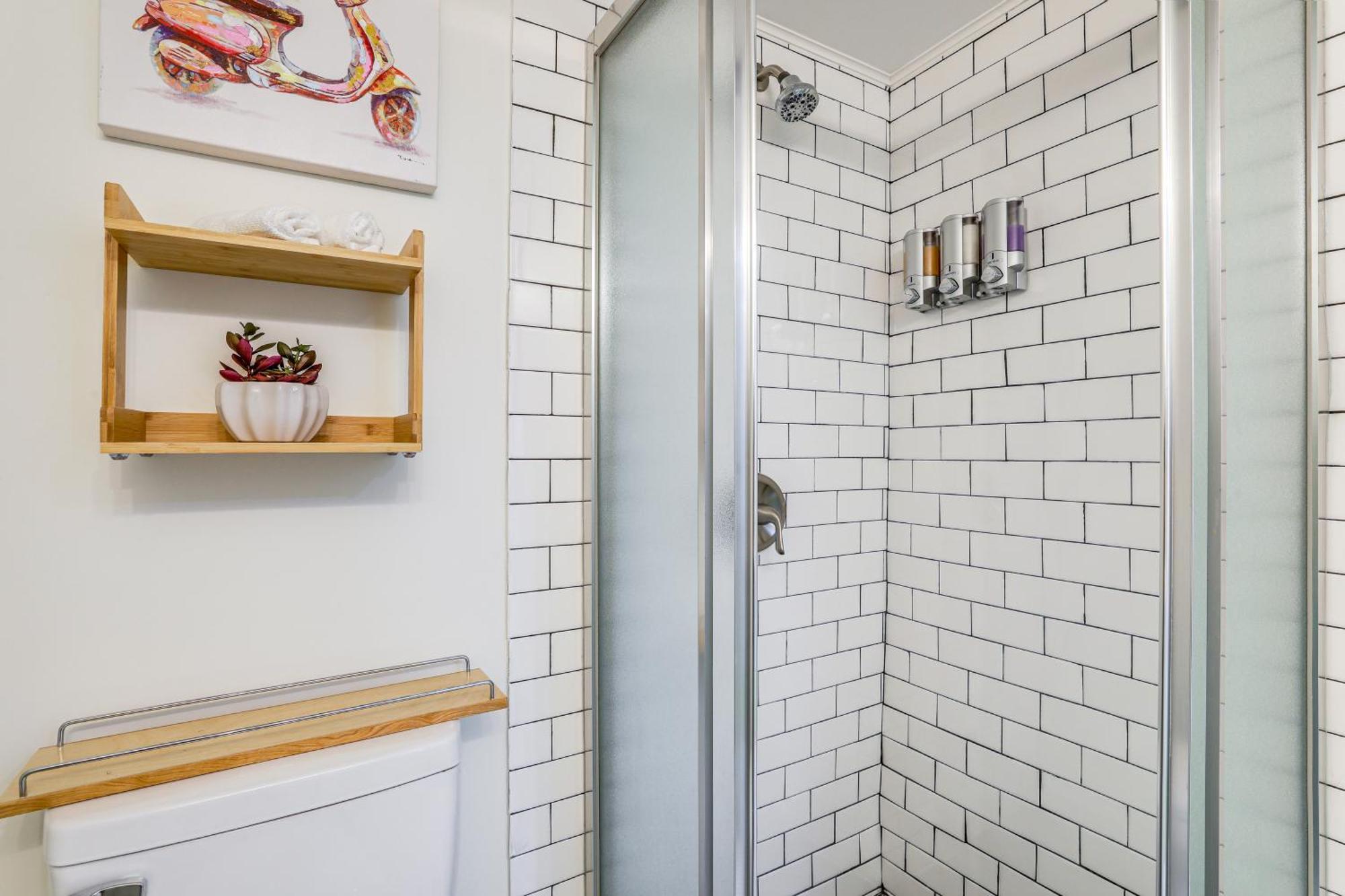 Area Near Hospitals, Great For Nurses! * Atlanta