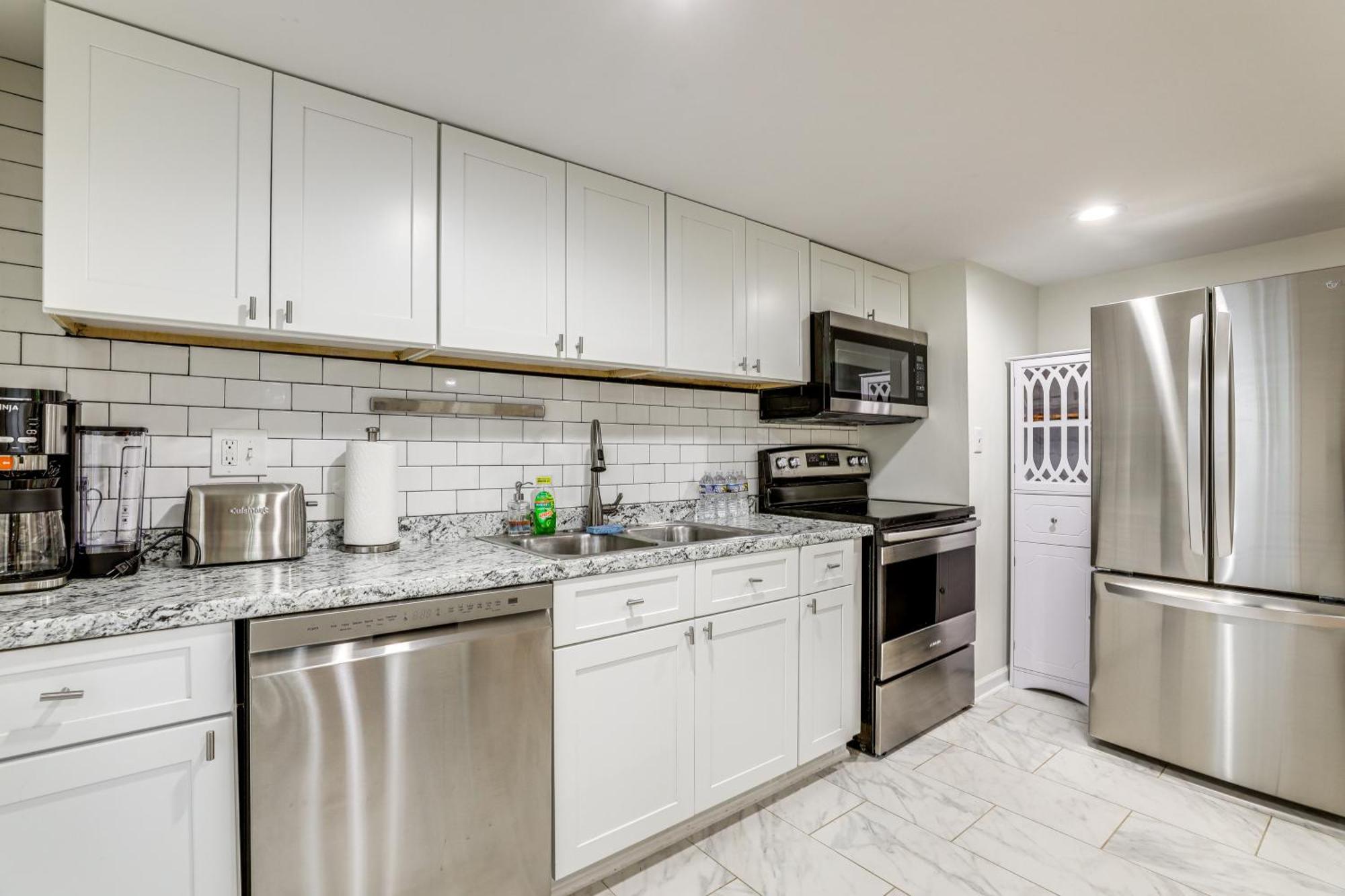 Area Near Hospitals, Great For Nurses! Atlanta