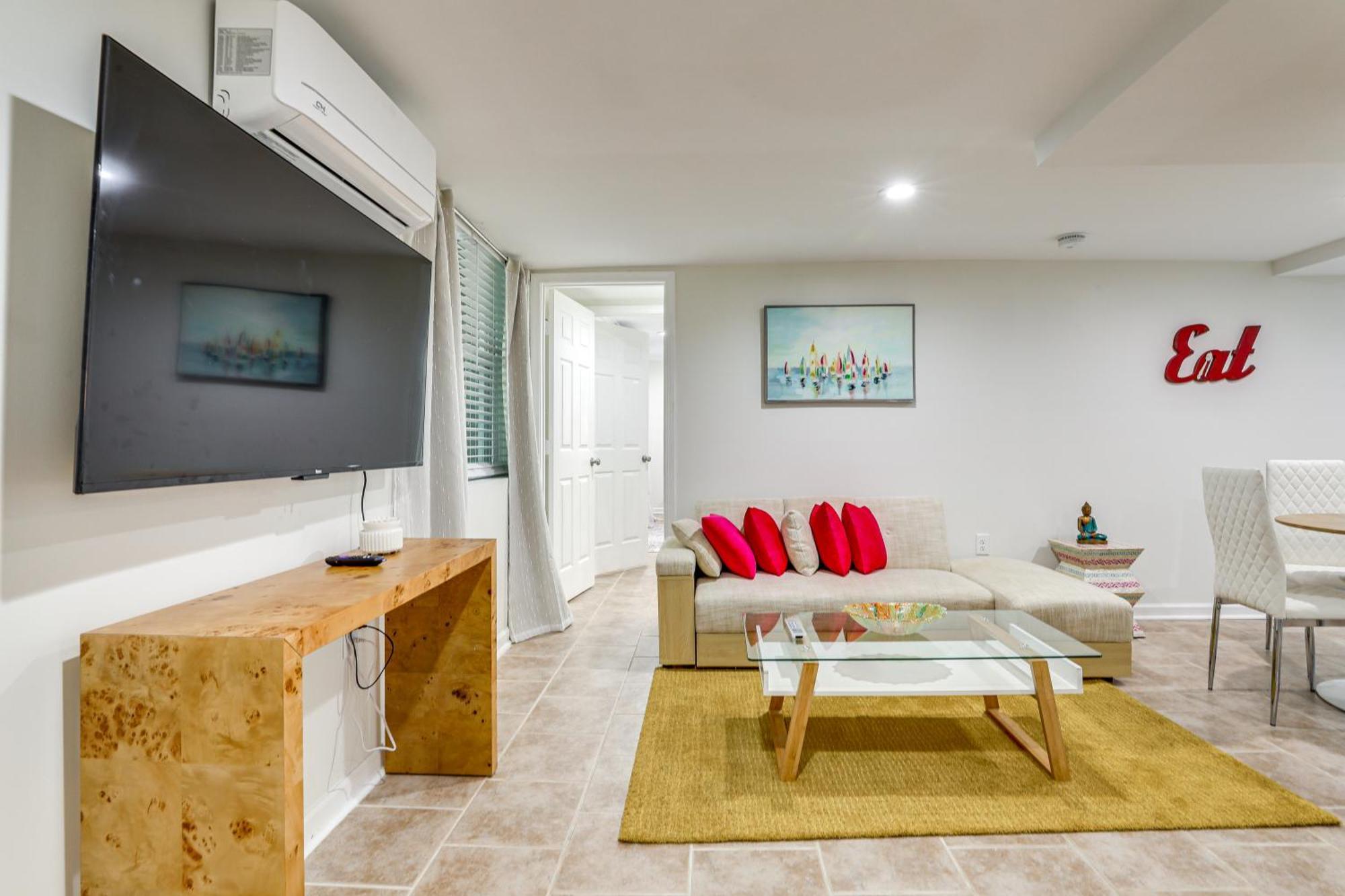 Apartment Area Near Hospitals, Great For Nurses! *