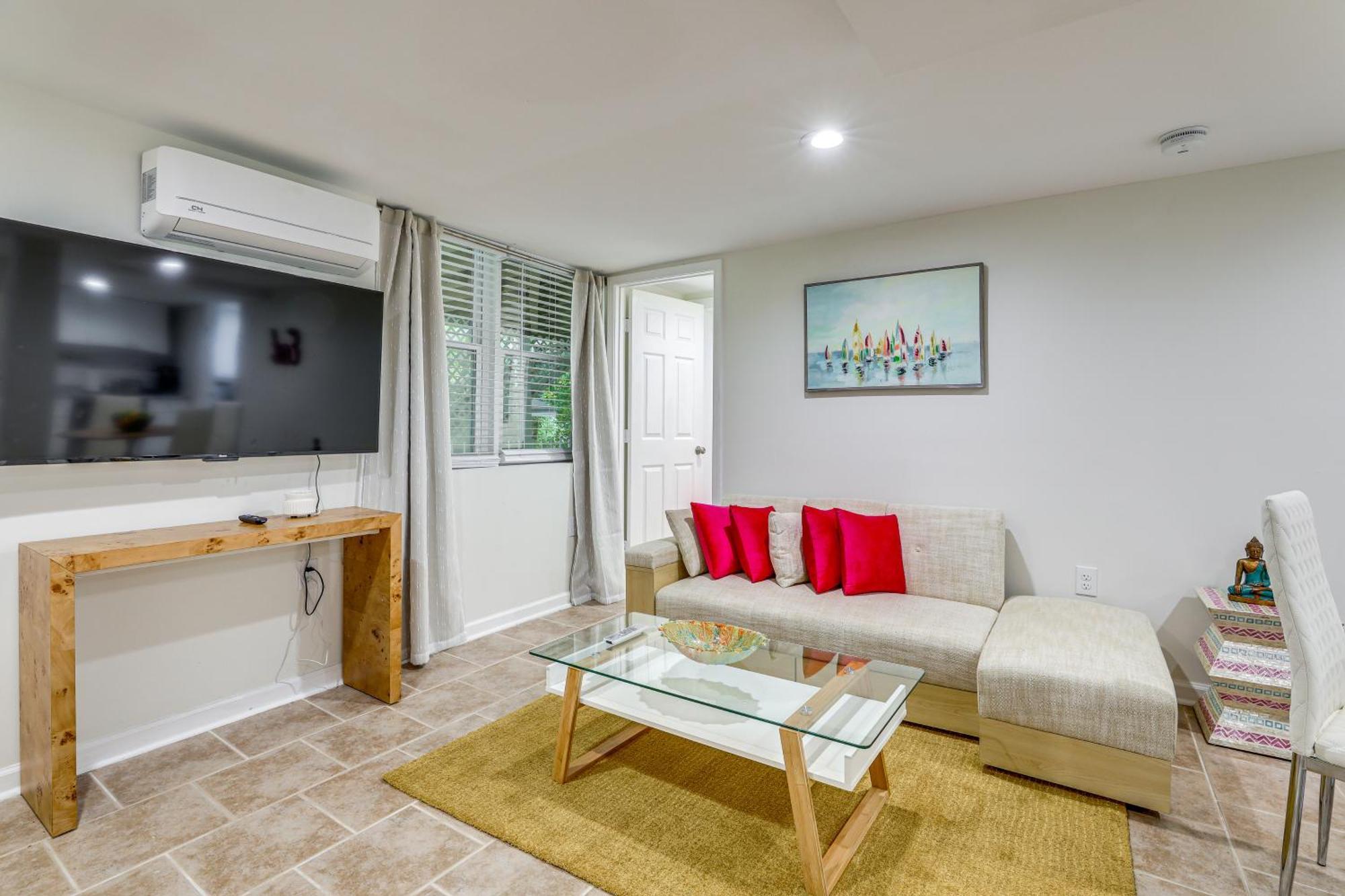 Area Near Hospitals, Great For Nurses!