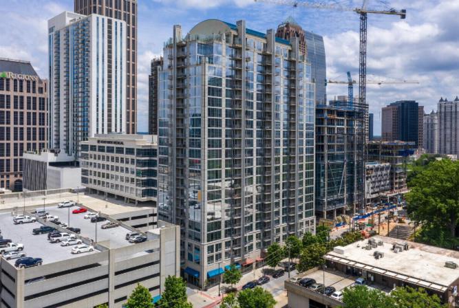 Midtown High-rise With King Bed Free Parking And Balcony With View *