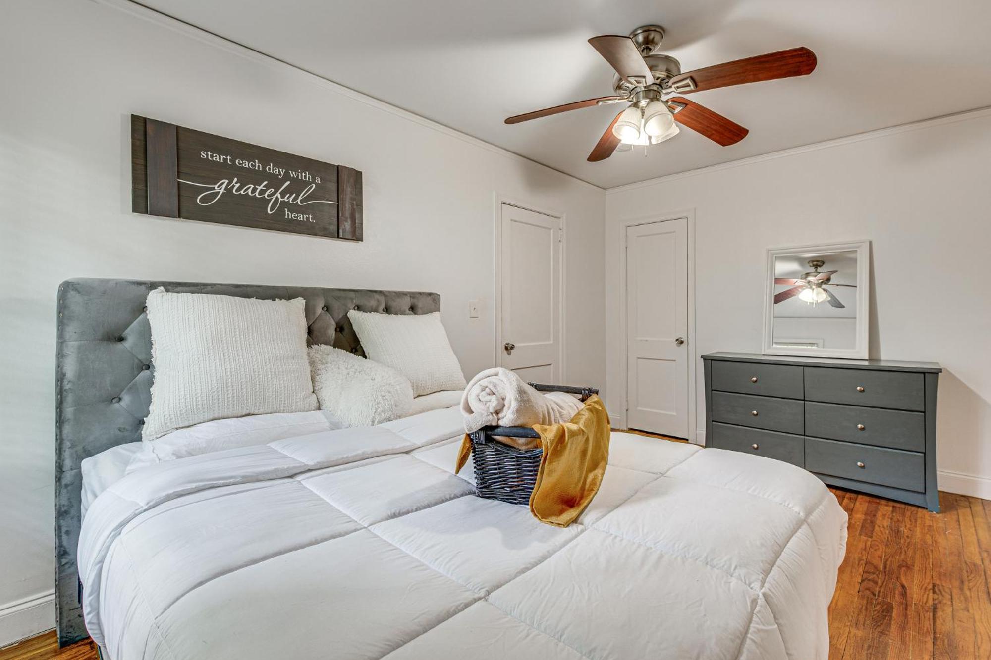 Area Vacation Less Than 4 Mi To Airport! Holiday home *