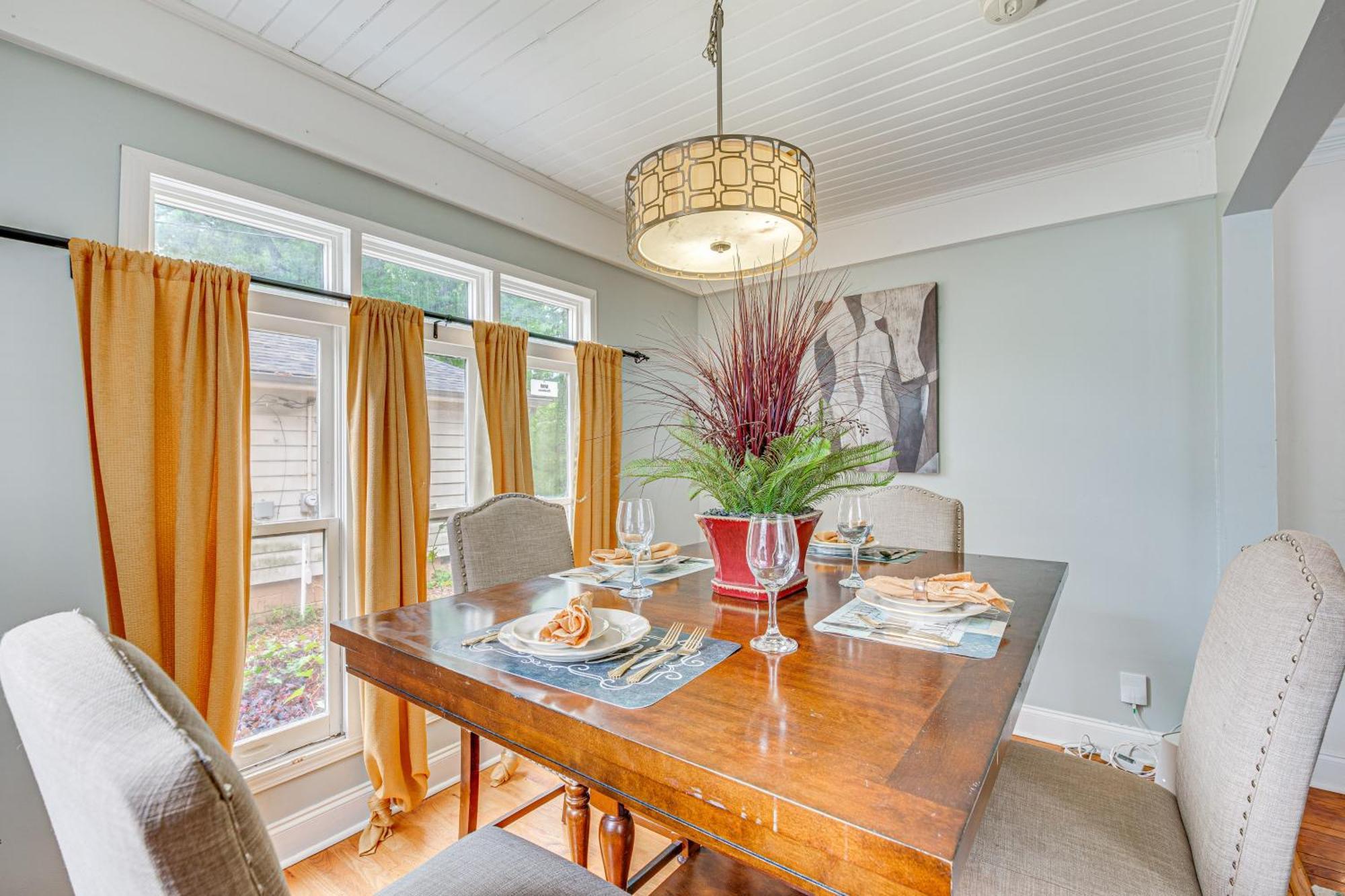 Area Vacation Less Than 4 Mi To Airport! Atlanta