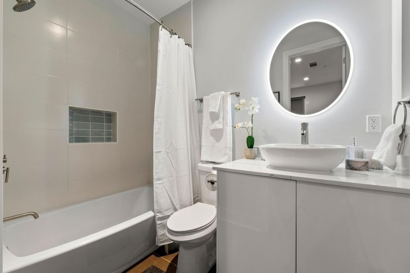 Luxurious Midtown Rooftop Views By Silverx Holiday home *
