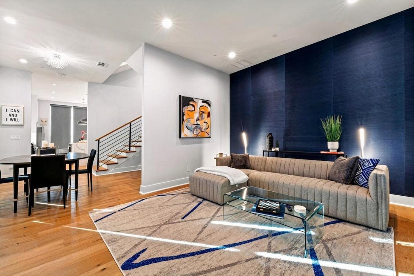 Luxurious Midtown Rooftop Views By Silverx *