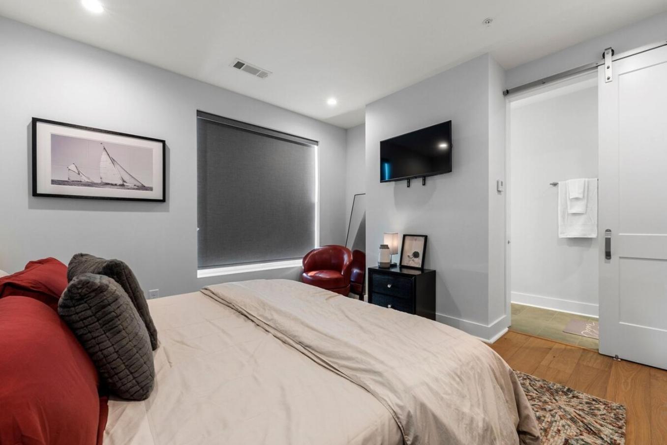 Luxurious Midtown Rooftop Views By Silverx Holiday home *