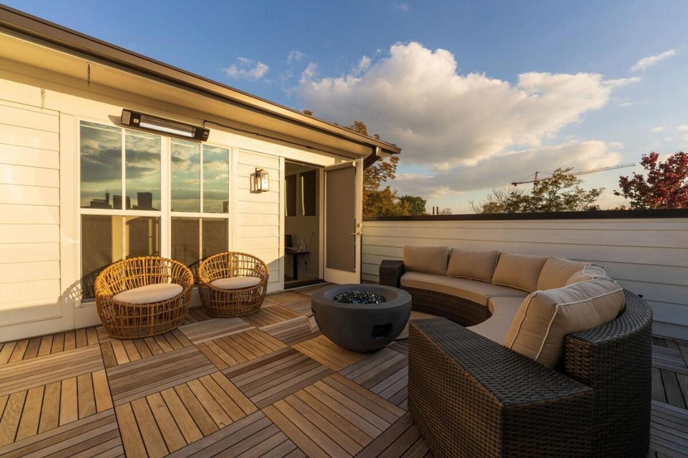 Luxurious Midtown Rooftop Views By Silverx Holiday home