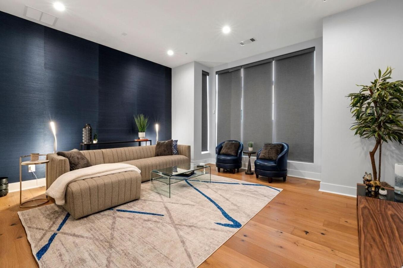 Luxurious Midtown Rooftop Views By Silverx Holiday home