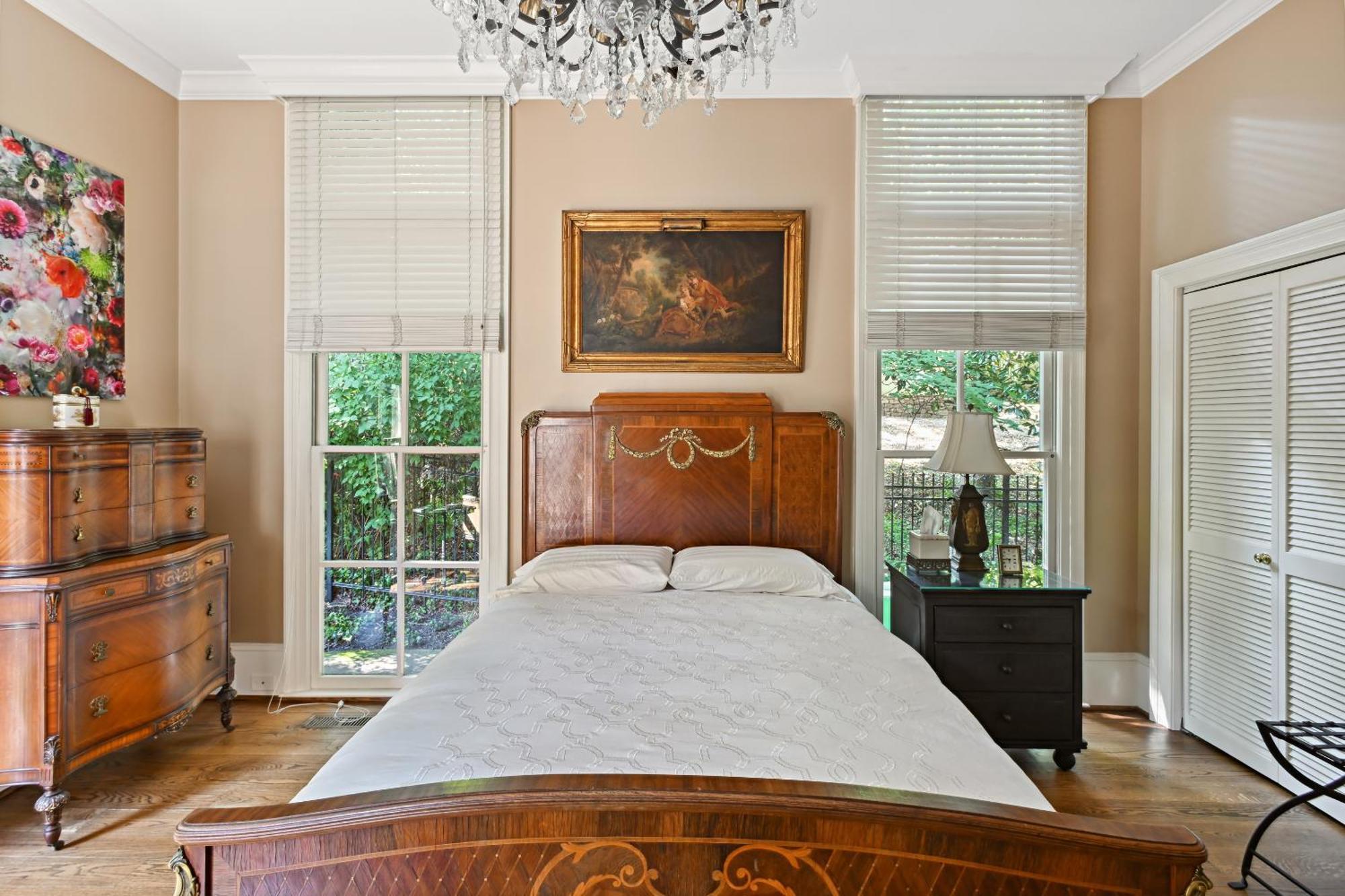 Midnight Monarch Holiday home
