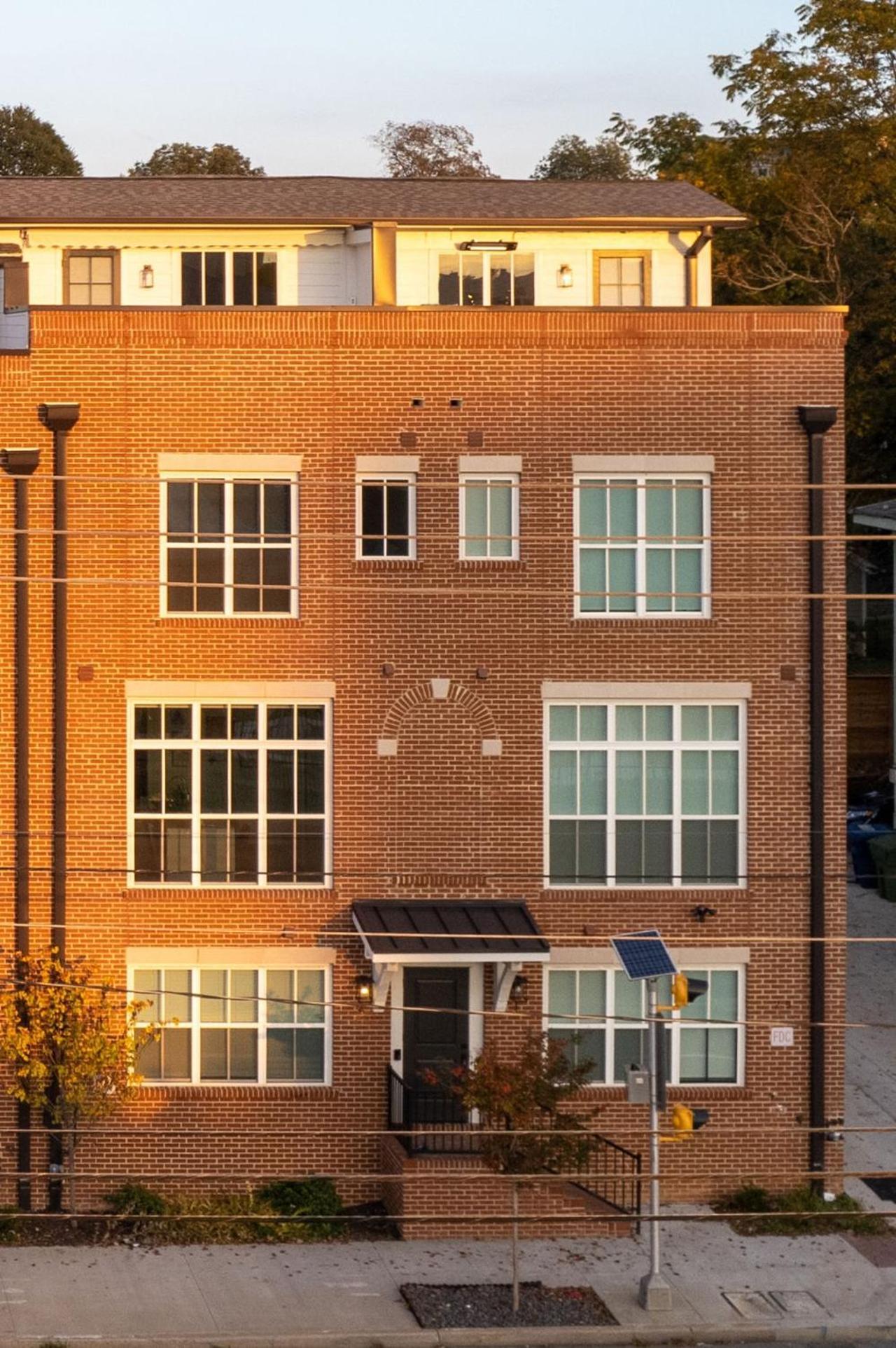 Holiday home Luxurious Midtown Rooftop Views By Silverx