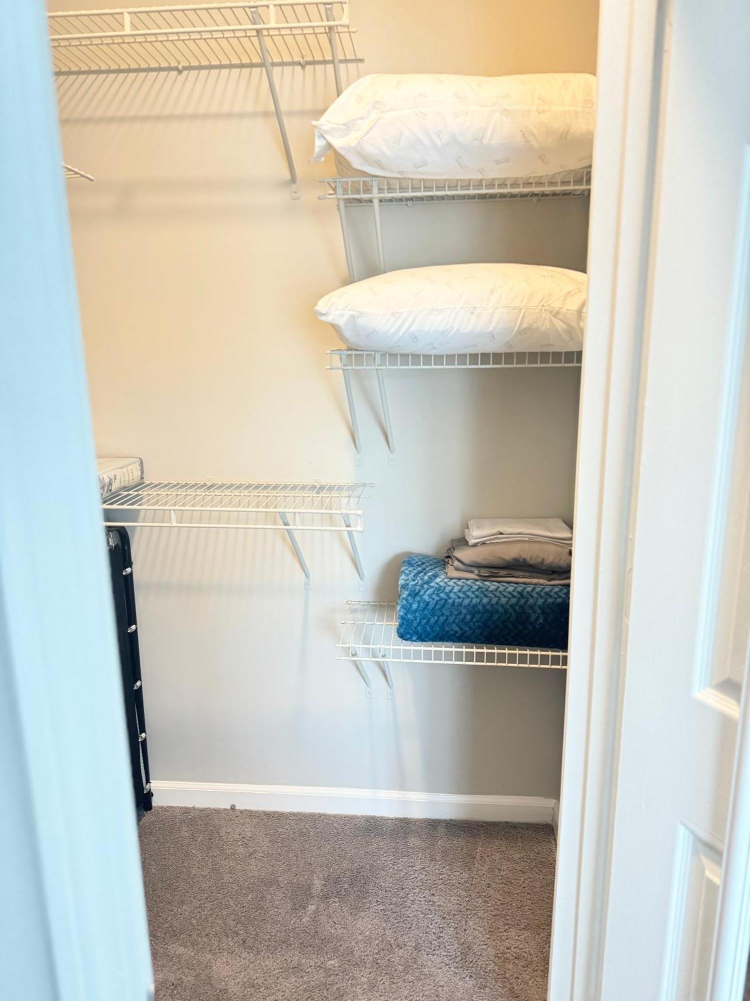 The Sunshine Suite-cozy Comfort Near Airport
