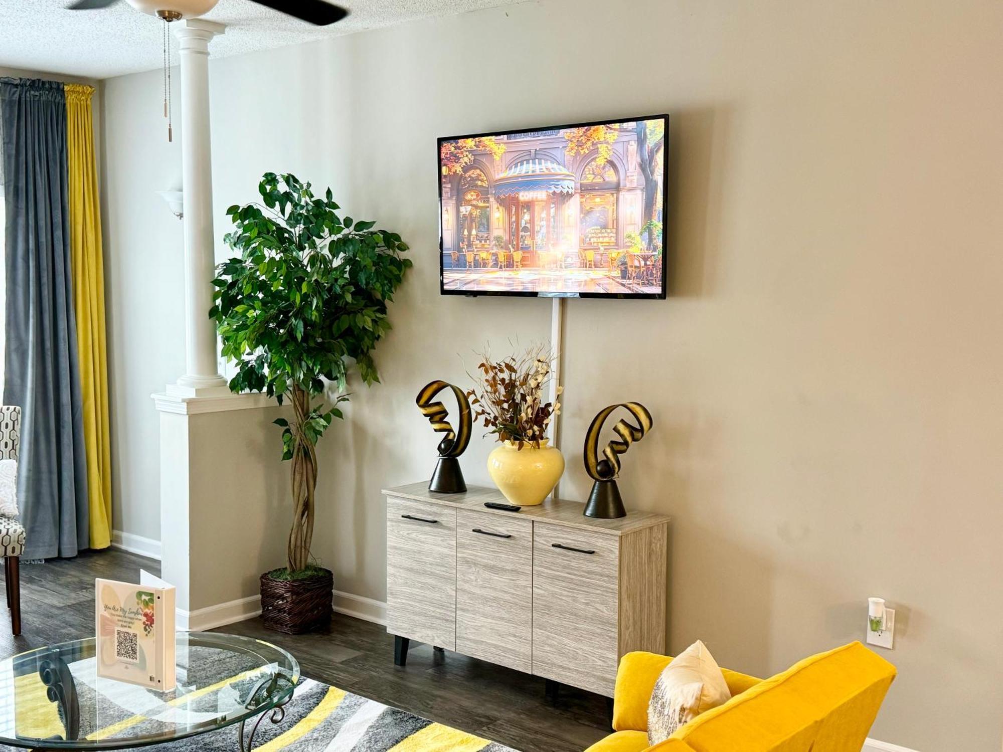 The Sunshine Suite-cozy Comfort Near Airport *