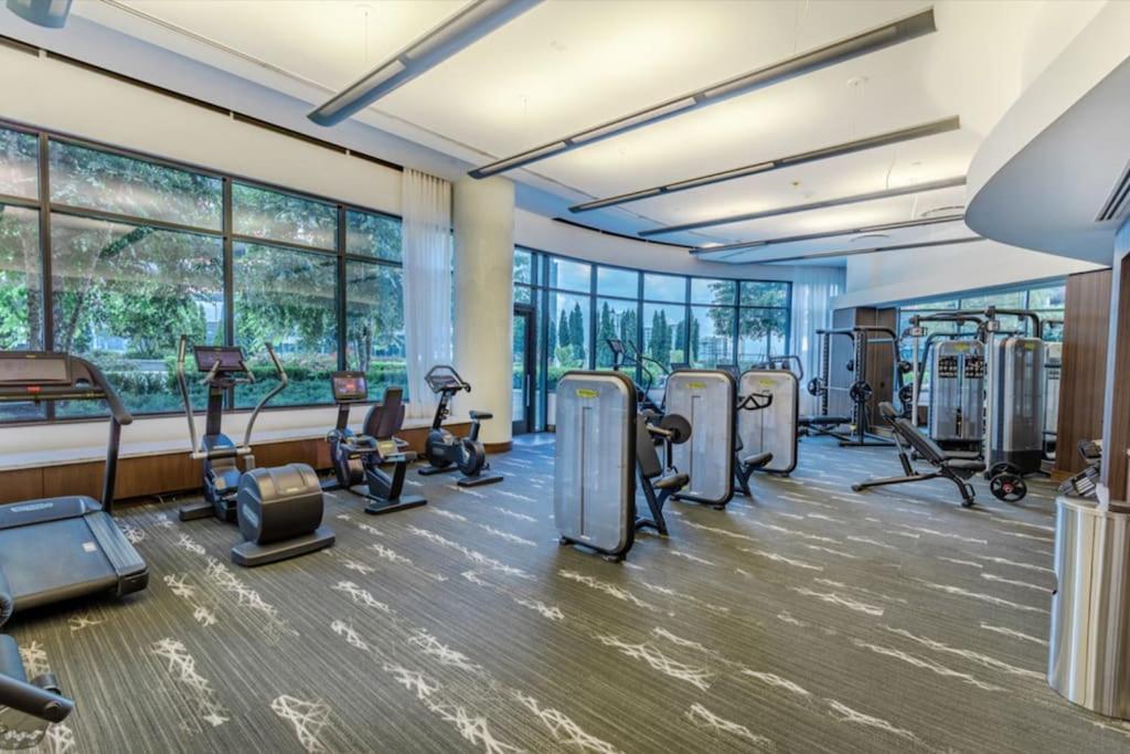 30 Day Minimum - 1100 Sq Ft 1 Bedroom Midtown Atl Apartment *
