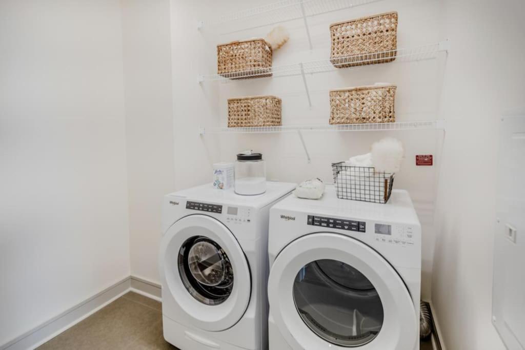 Apartment 30 Day Minimum - 1100 Sq Ft 1 Bedroom Midtown Atl *