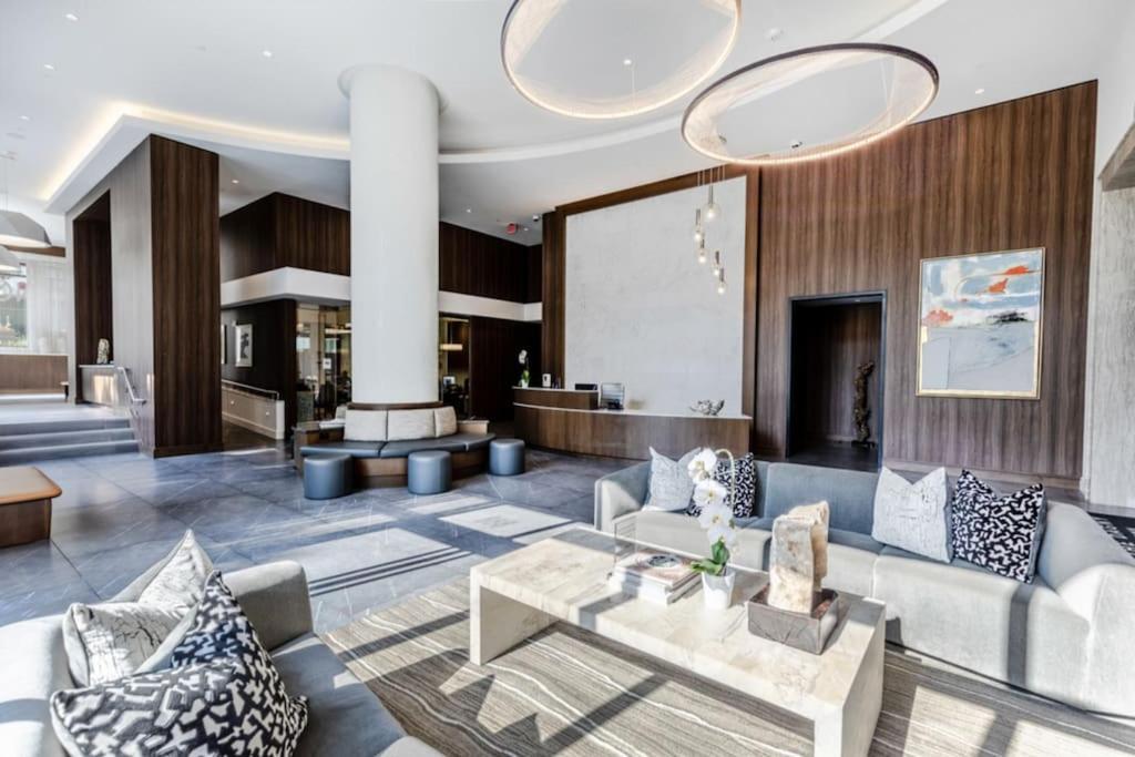 Apartment 30 Day Minimum - 1100 Sq Ft 1 Bedroom Midtown Atl