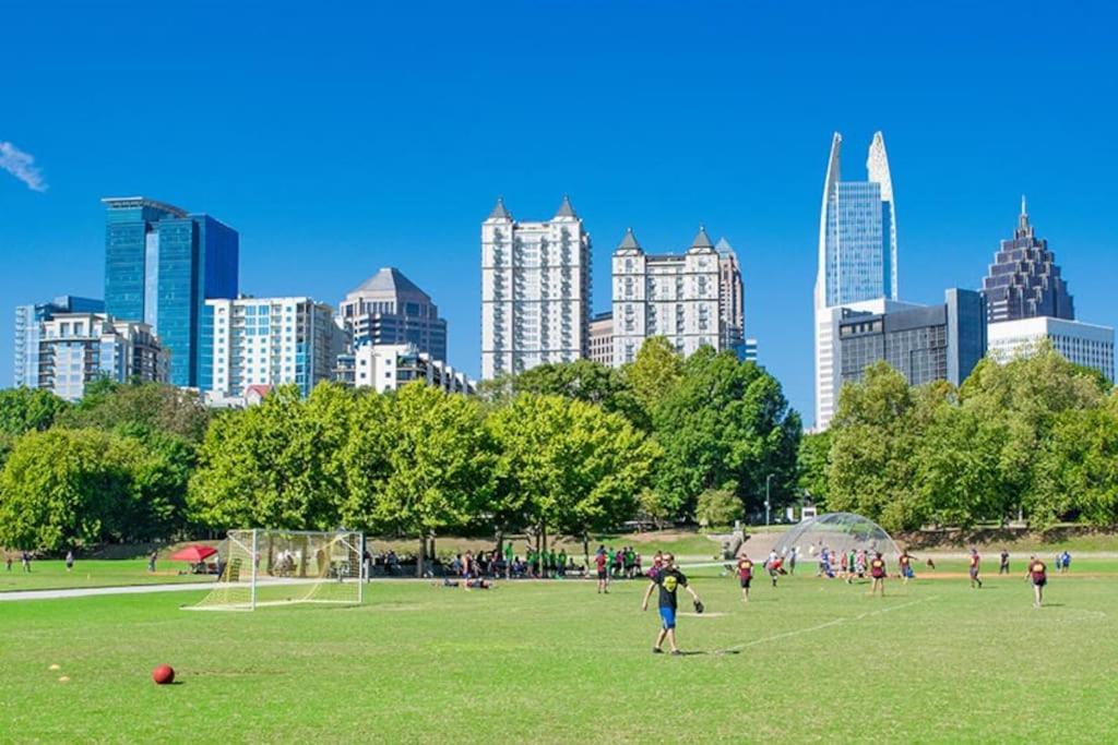 30 Day Minimum - 1100 Sq Ft 1 Bedroom Midtown Atl *