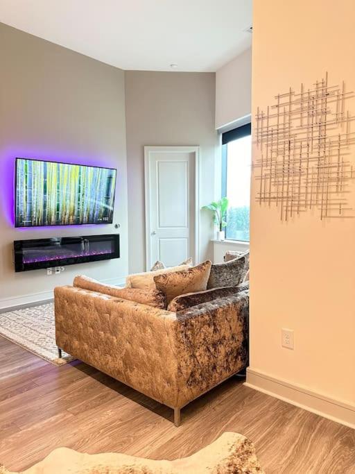 30 Day Minimum - 1100 Sq Ft 1 Bedroom Midtown Atl *