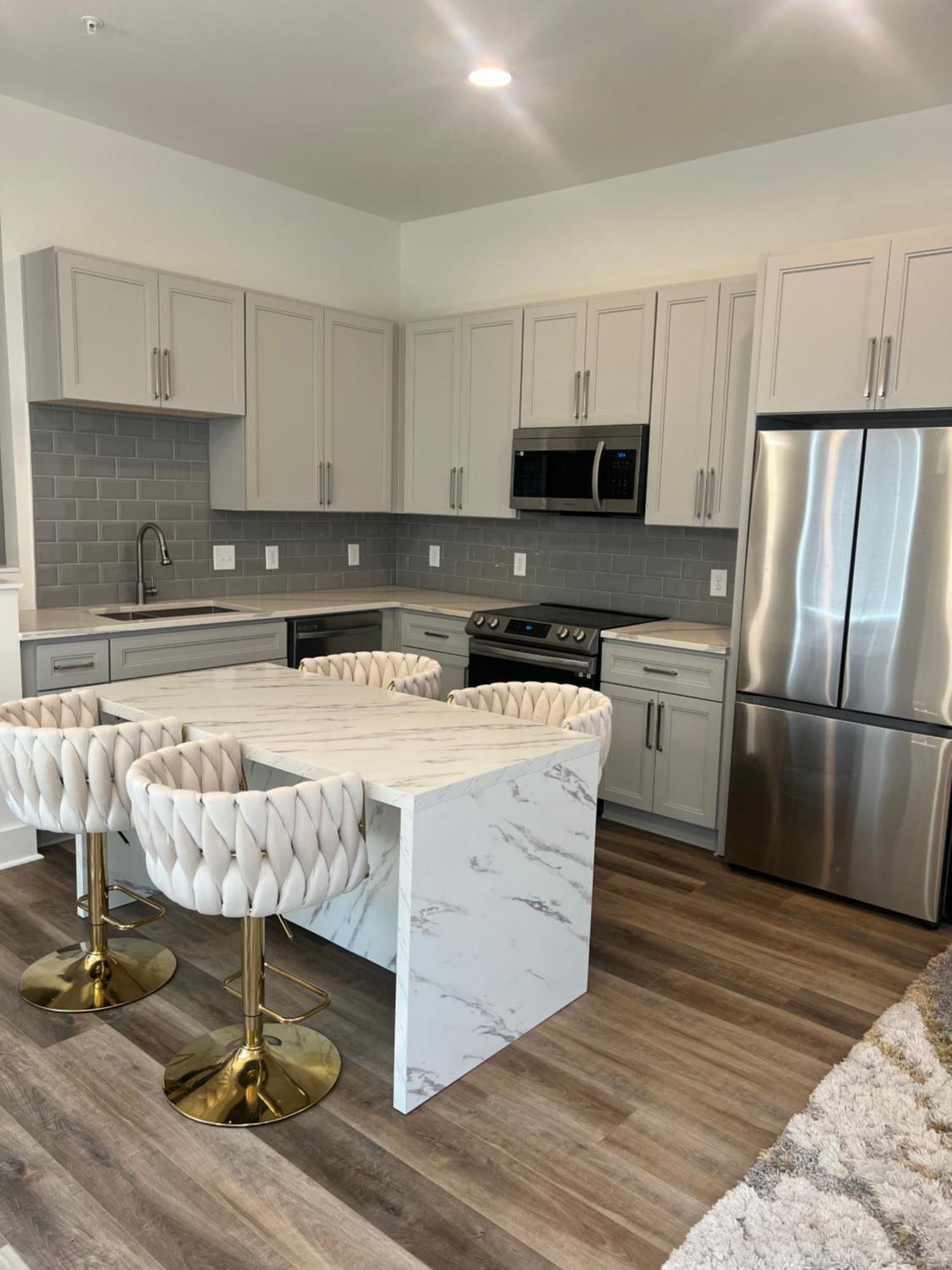 Luxury 5-level Townhouse With City View * Atlanta